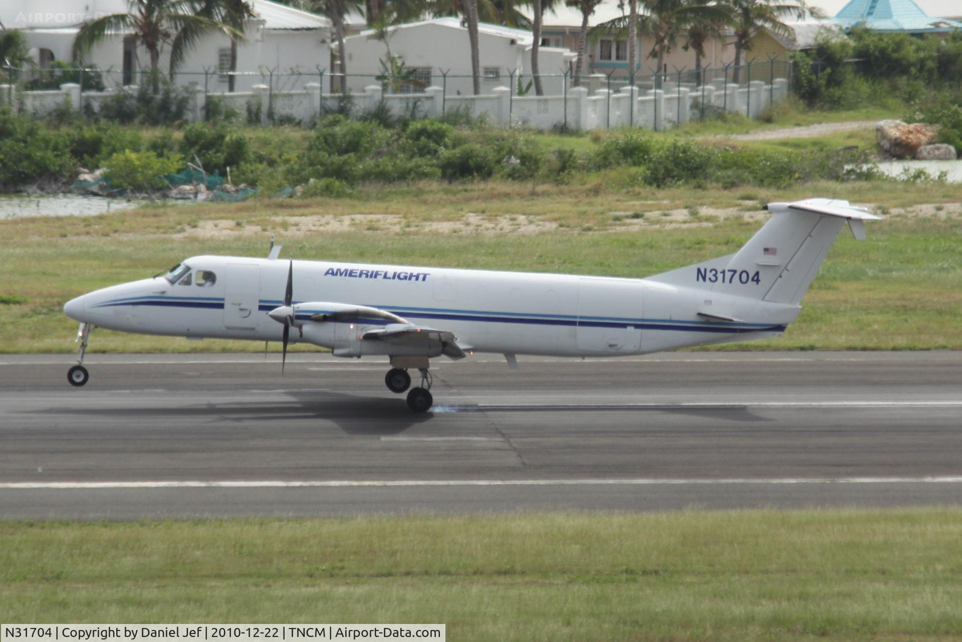 N31704, 1984 Beech 1900C C/N UB-12, Ameriflight landing at TNCM
