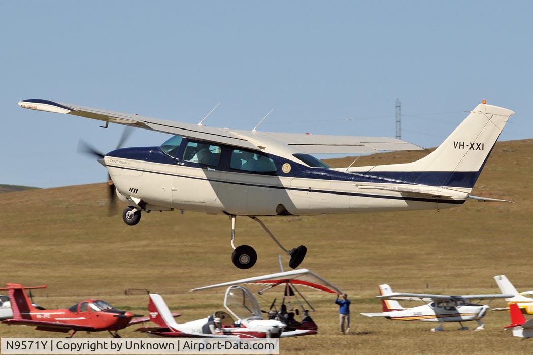 N9571Y, 1981 Cessna 210N Centurion C/N 21064550, VH-XXI, formerly N9571Y.