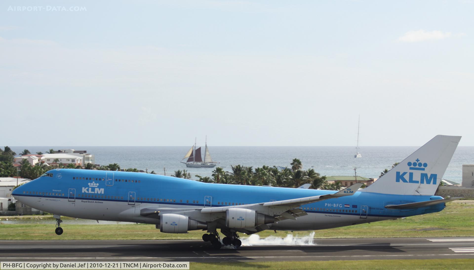 PH-BFG, 1990 Boeing 747-406 C/N 24517, KLM landing at TNCM