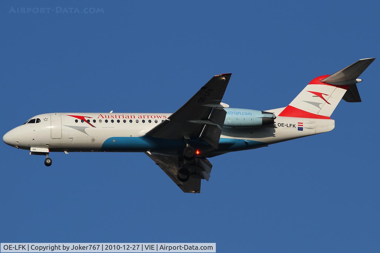 OE-LFK, 1995 Fokker 70 (F-28-0070) C/N 11555, Austrian arrows