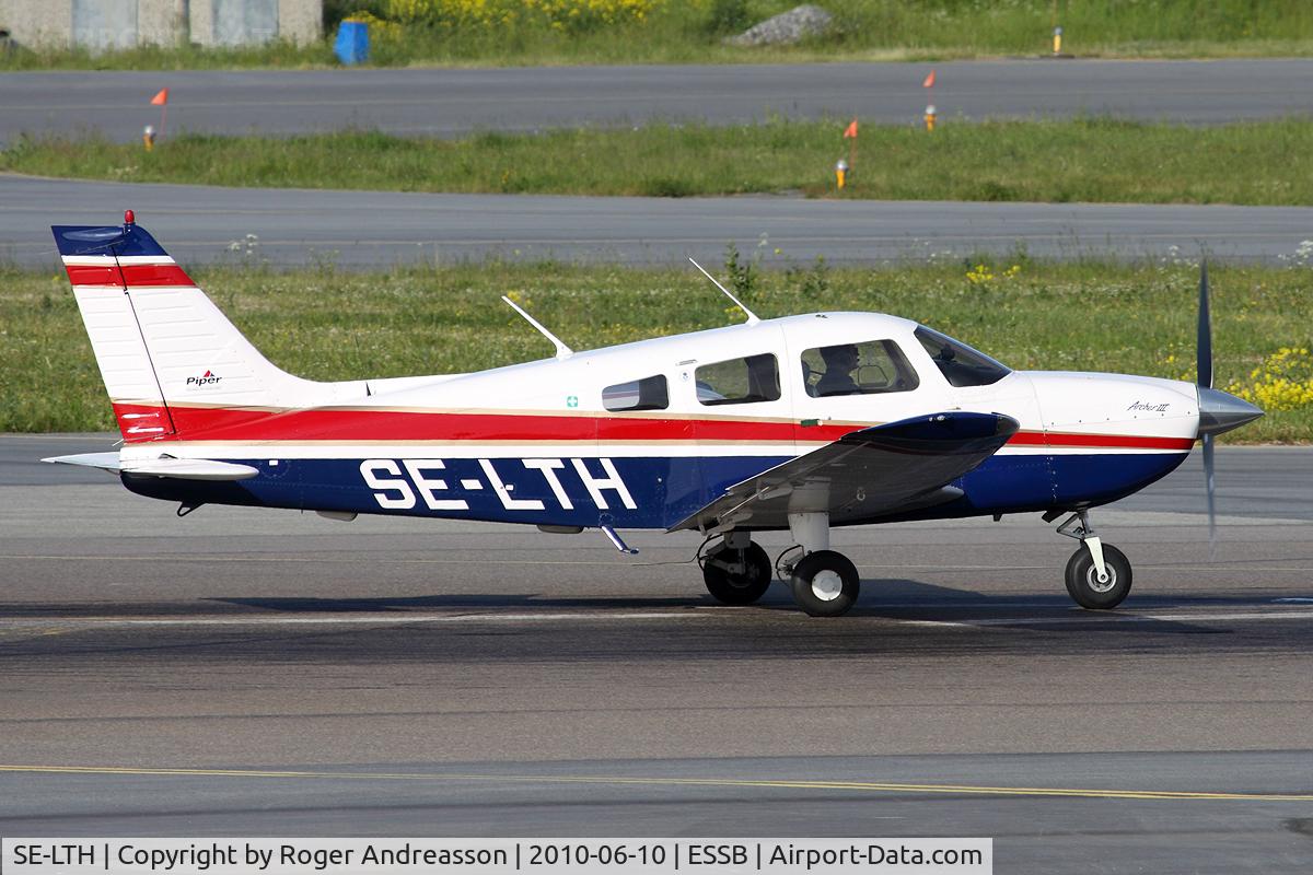 SE-LTH, 1999 Piper PA-28-181 Archer III C/N 2843274, Nyköpings Flygklubb