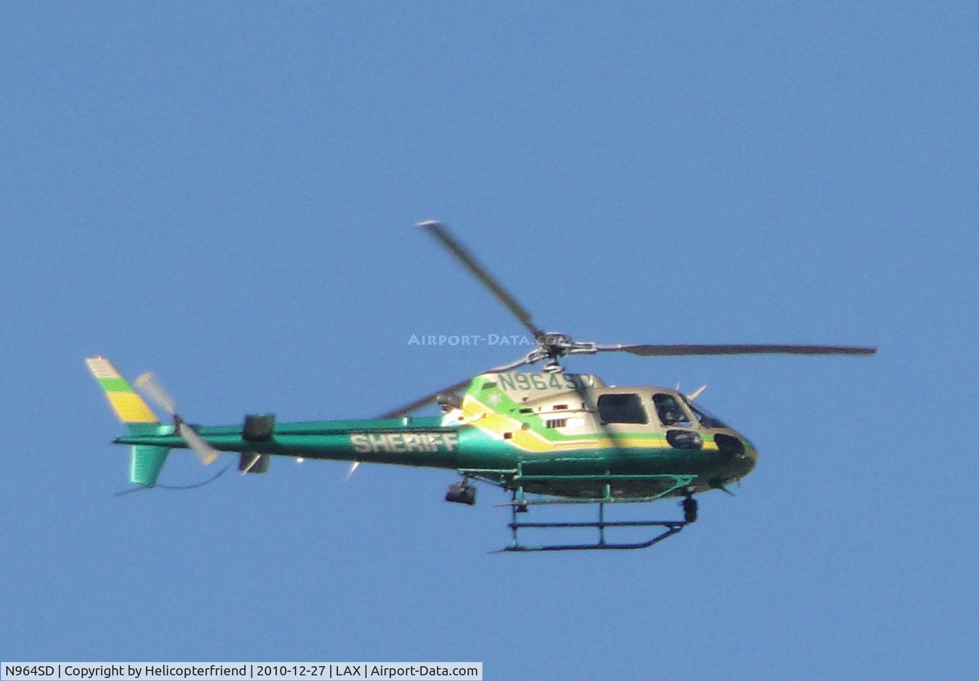 N964SD, Eurocopter AS-350B-2 Ecureuil Ecureuil C/N 3529, Orbiting in the City of Bell, California under inbound LAX flights