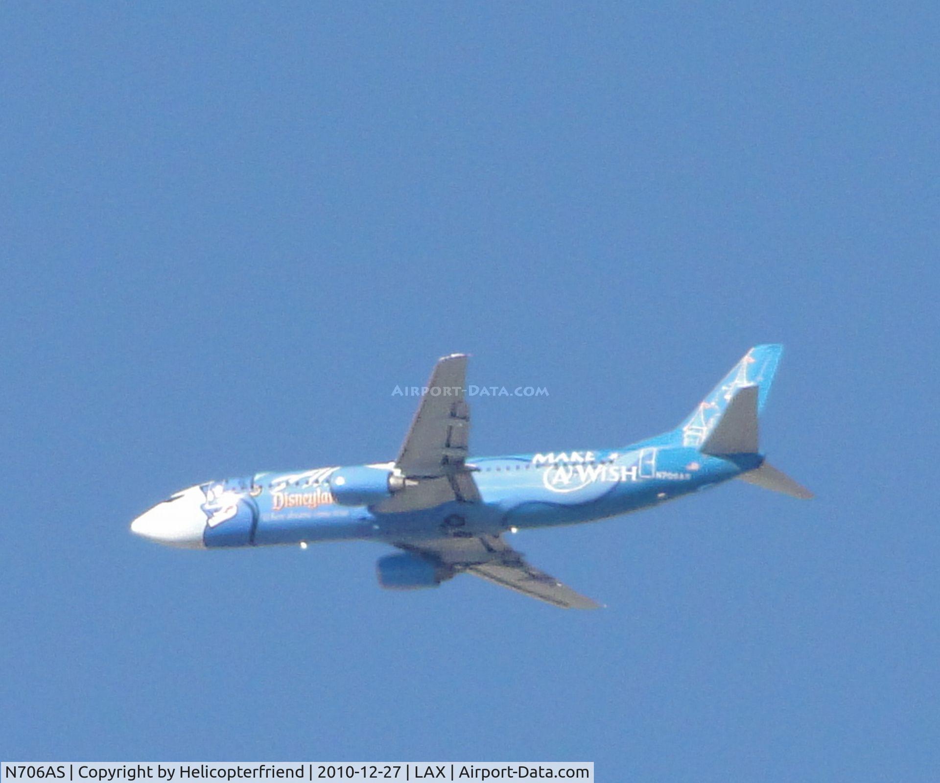 N706AS, 1998 Boeing 737-490 C/N 28894, On final approach for runway 14 