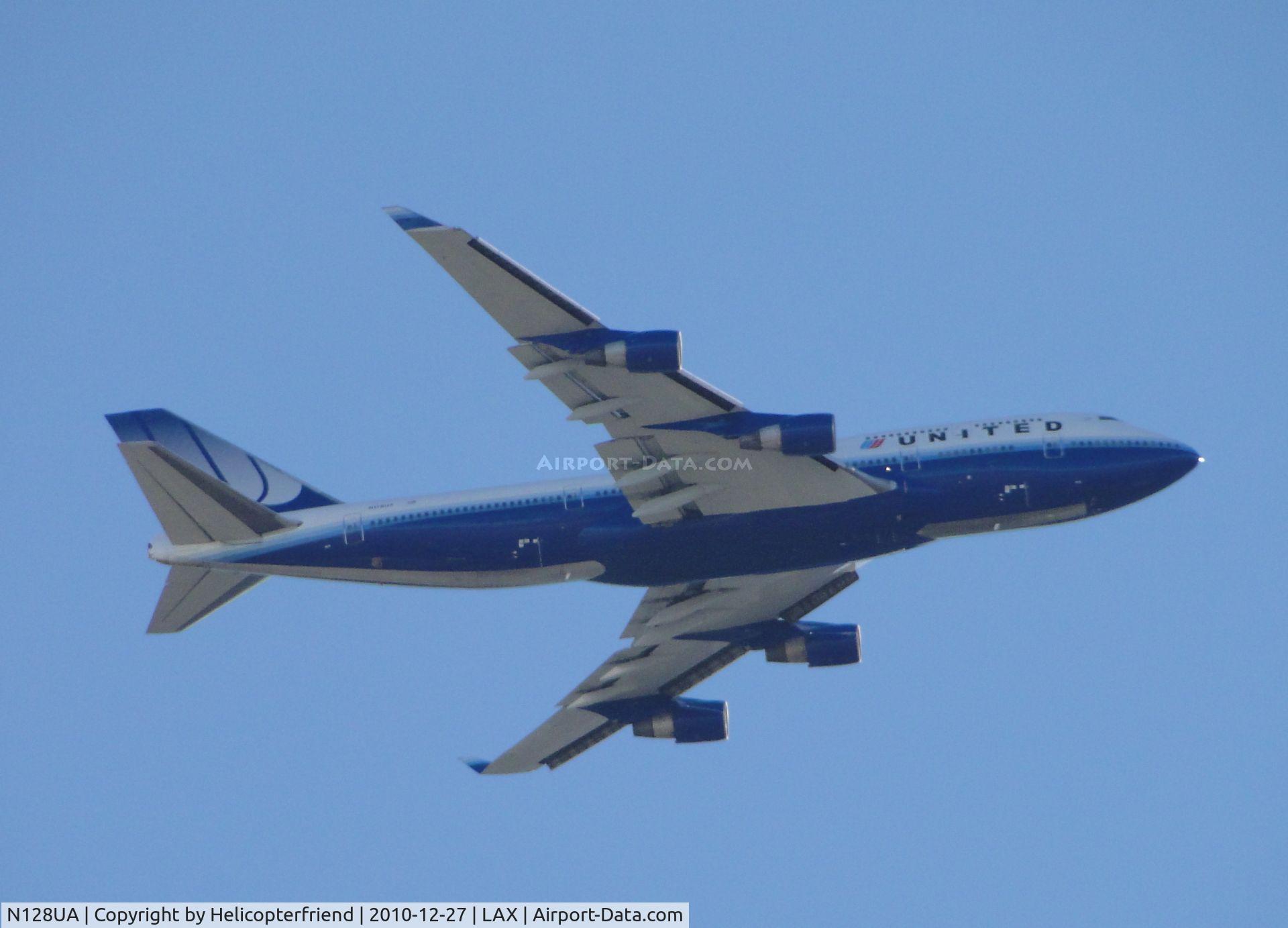 N128UA, 2000 Boeing 747-422 C/N 30023, On final to runway 15