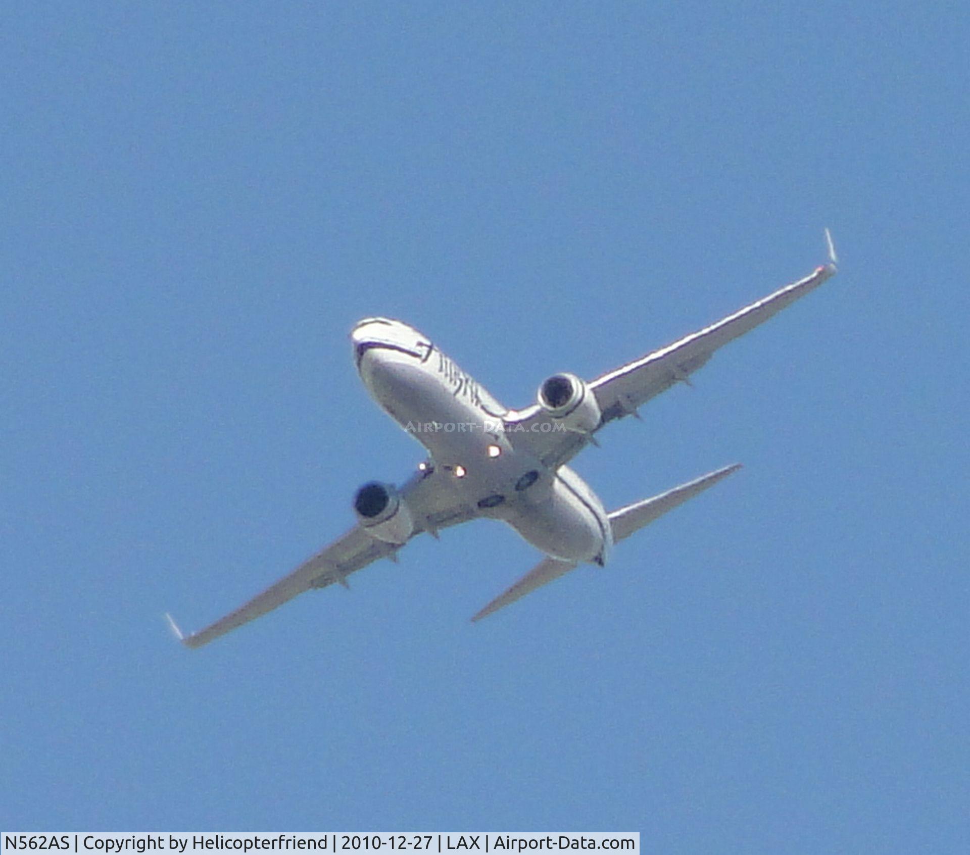 N562AS, 2006 Boeing 737-890 C/N 35091, Turning final from a northside base leg for runway 14