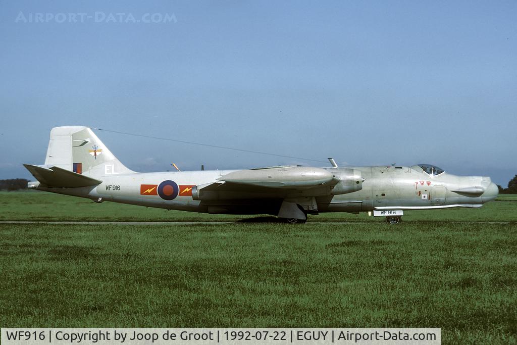 WF916, English Electric Canberra T.17 C/N EEP71103, 360 Squadron