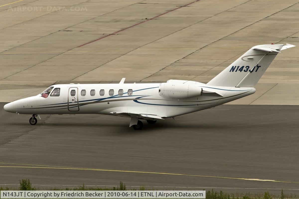 N143JT, 2007 Cessna 525B CitationJet CJ3 C/N 525B0181, taxying to the active