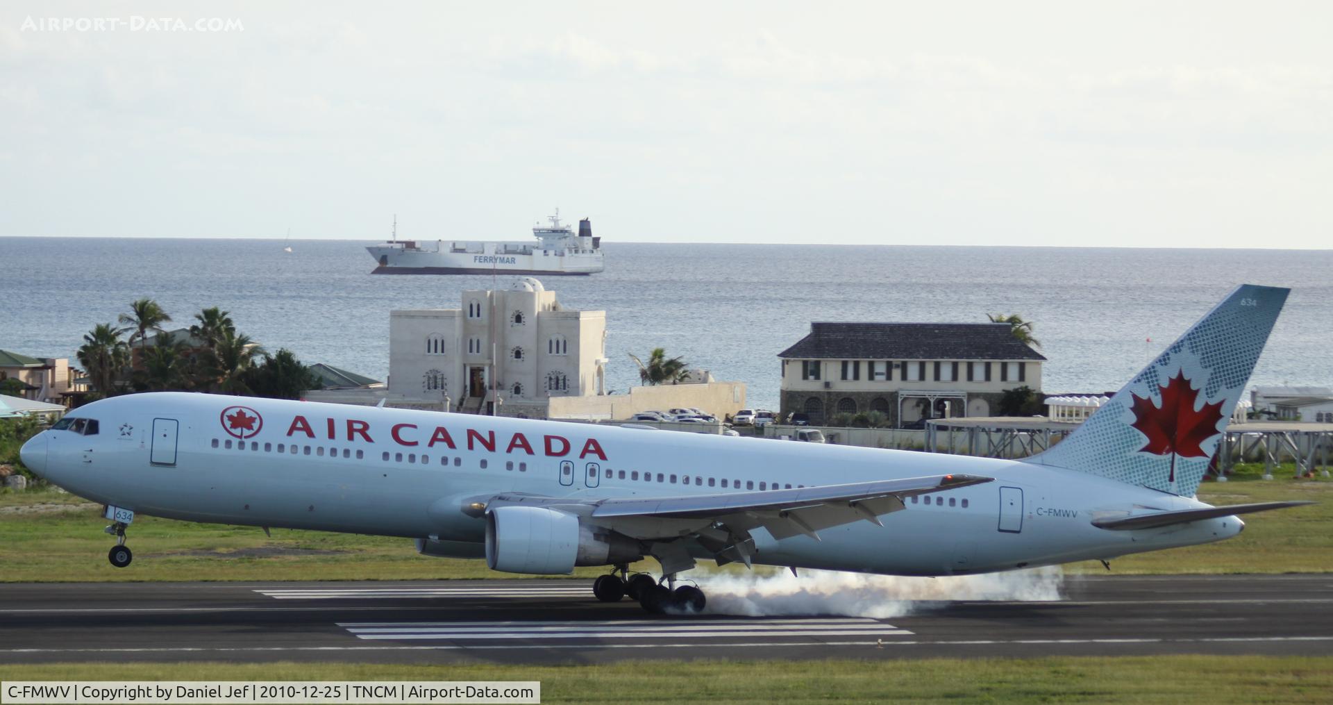 C-FMWV, 1995 Boeing 767-333/ER C/N 25586, Air canada landing at TNCM
