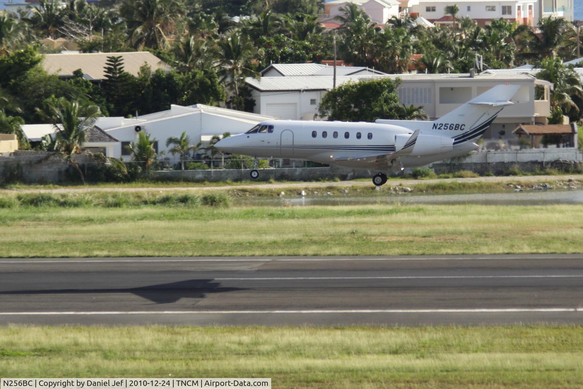 N256BC, 1994 Raytheon Hawker 800XP C/N 258256, N256BC landing at TNCM