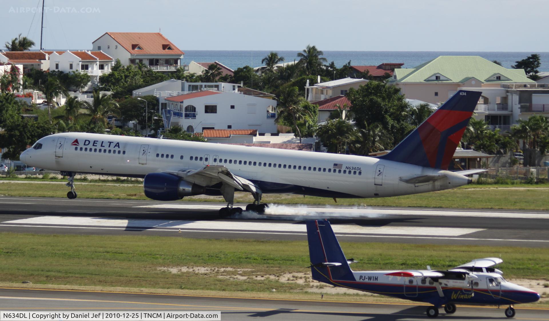 N634DL, 1988 Boeing 757-232 C/N 23615, Delta N634DL landing at TNCM