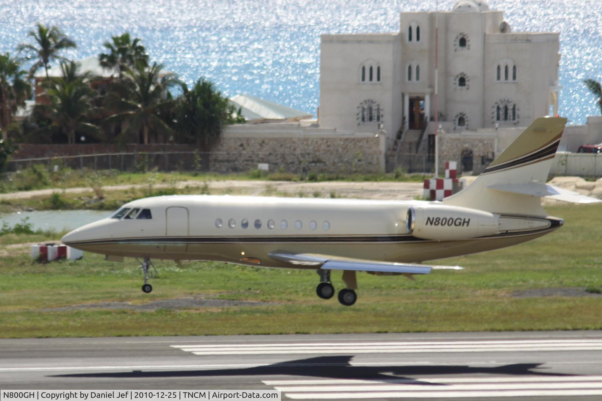 N800GH, 1999 Dassault Falcon 2000 C/N 89, N800GH landing  at TNCM