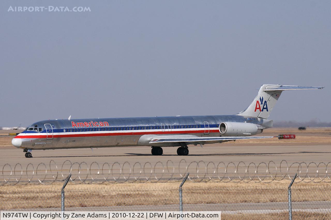 N974TW, 1999 McDonnell Douglas MD-83 (DC-9-83) C/N 53624, American Airlines at DFW Airport