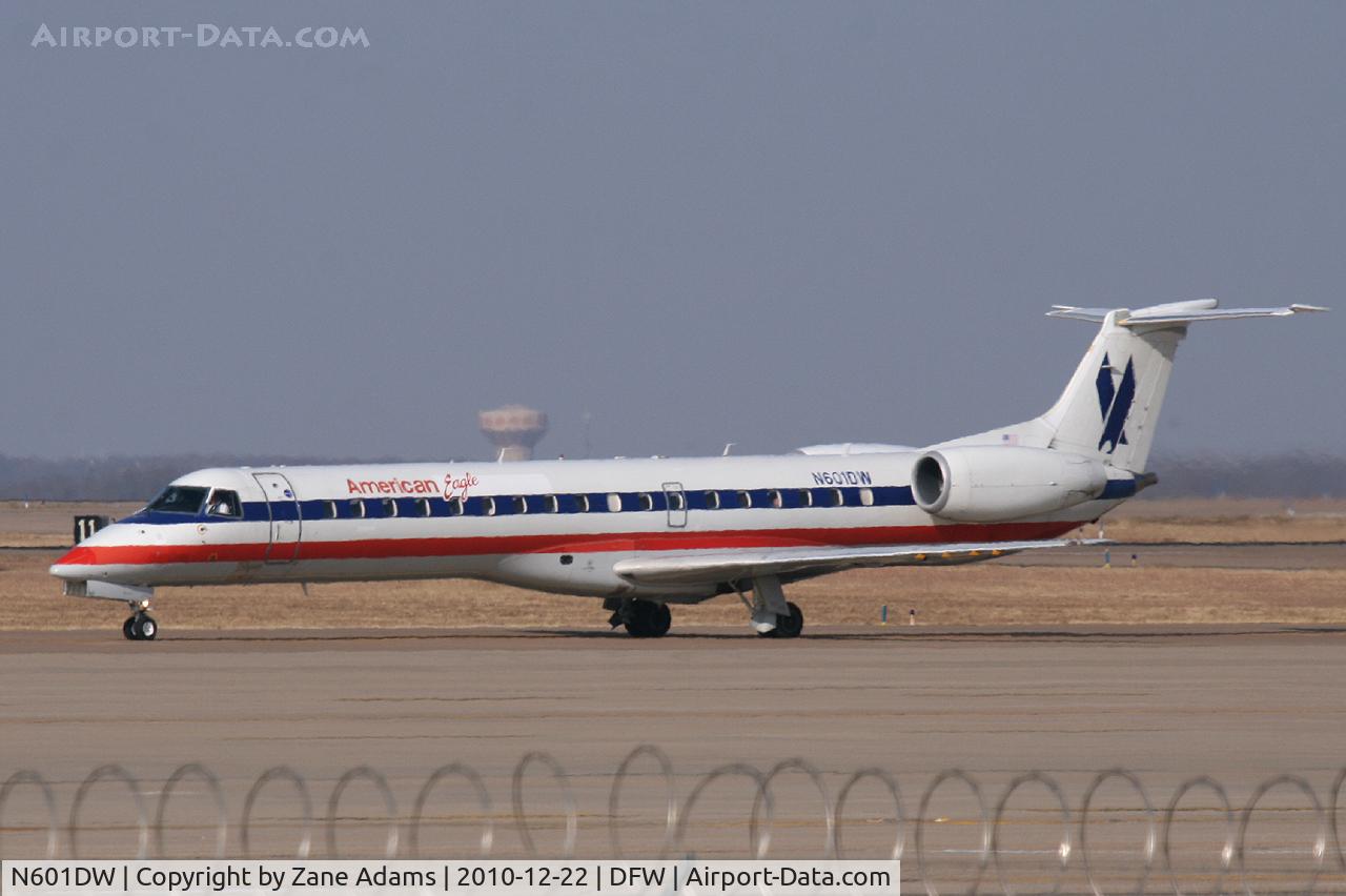 N601DW, 1998 Embraer ERJ-145LR (EMB-145LR) C/N 145046, American Eagle at DFW Airport