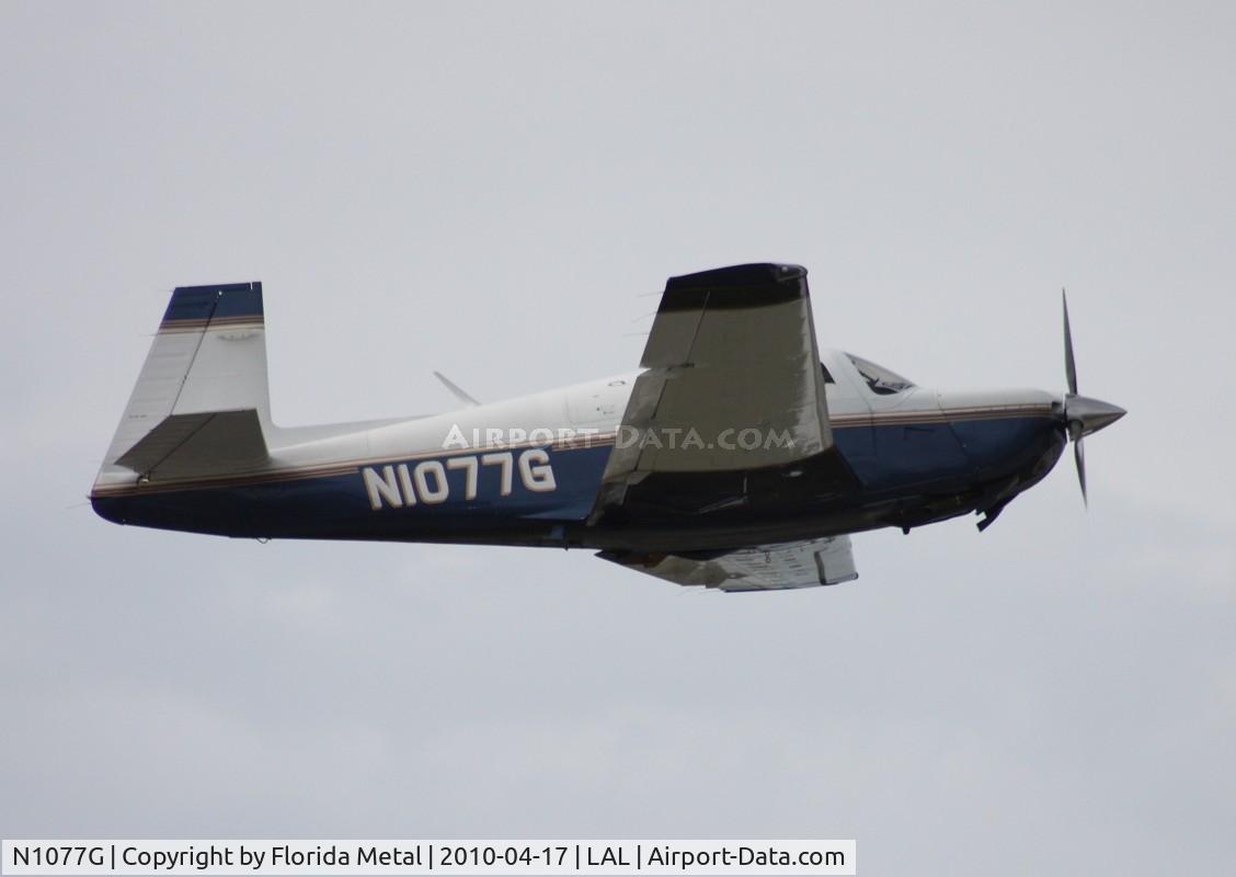 N1077G, 1990 Mooney M20J 201 C/N 24-1692-14, M20J