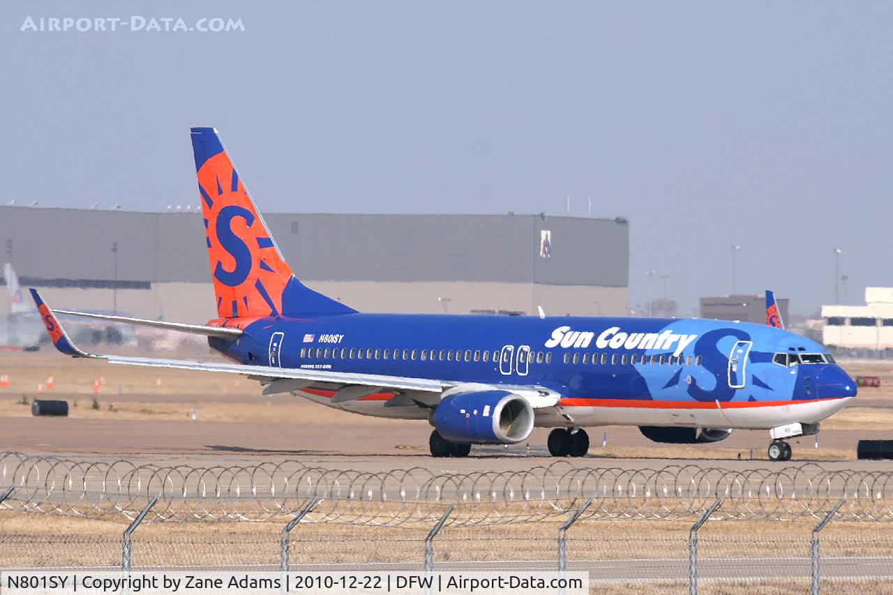 N801SY, 2001 Boeing 737-8Q8 C/N 30332, Sun Country 737 at DFW Airport
