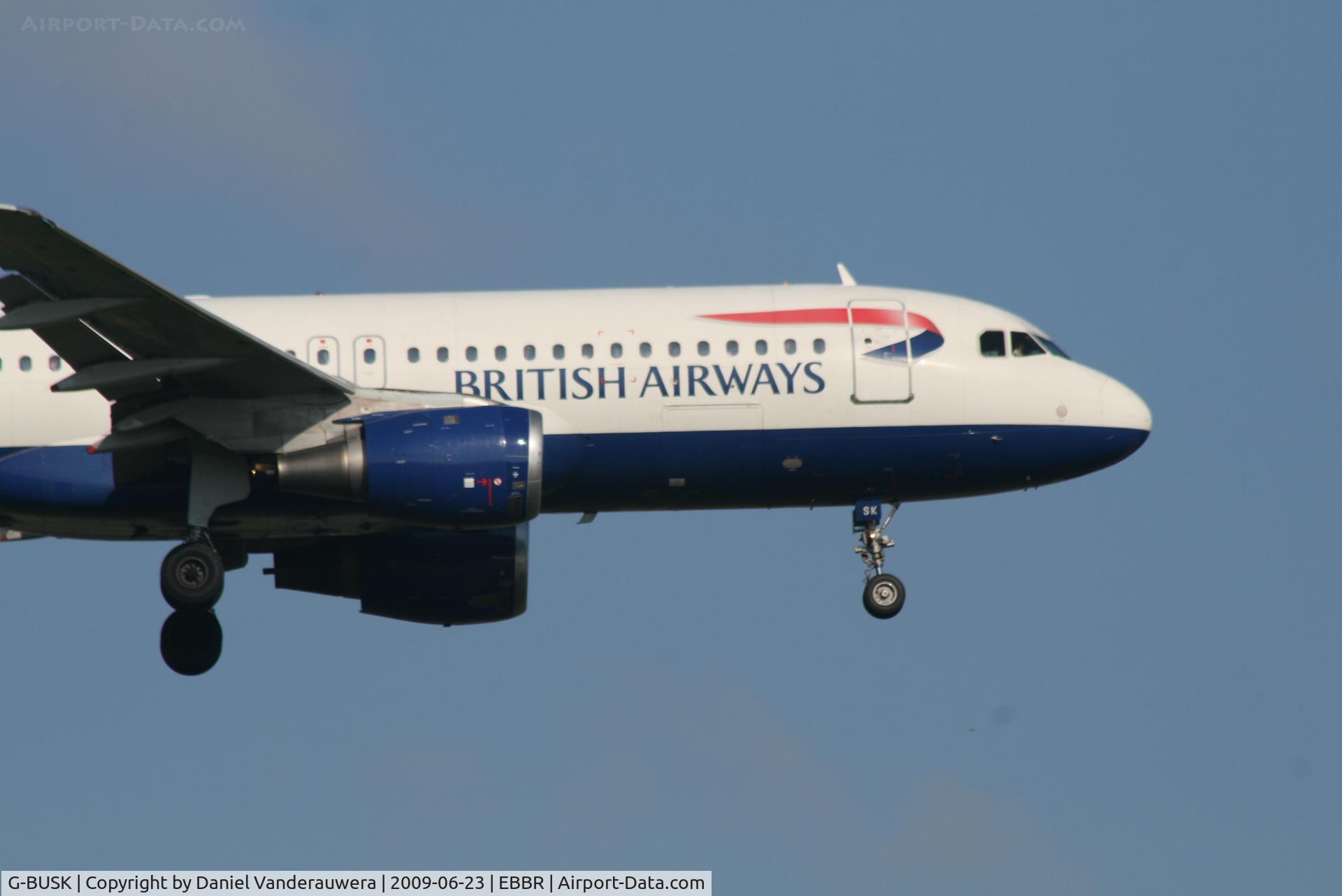 G-BUSK, 1990 Airbus A320-211 C/N 120, Flight BA388 is descending to RWY 02