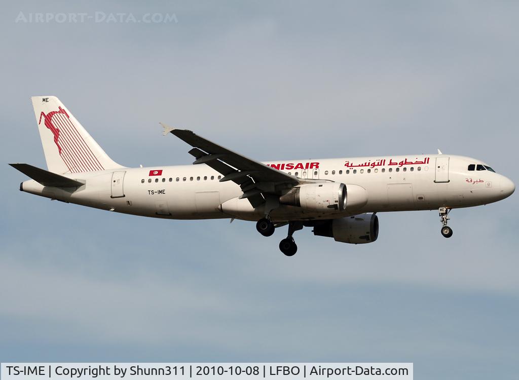TS-IME, 1990 Airbus A320-211 C/N 123, Landing rwy 14R with modified tail c/s