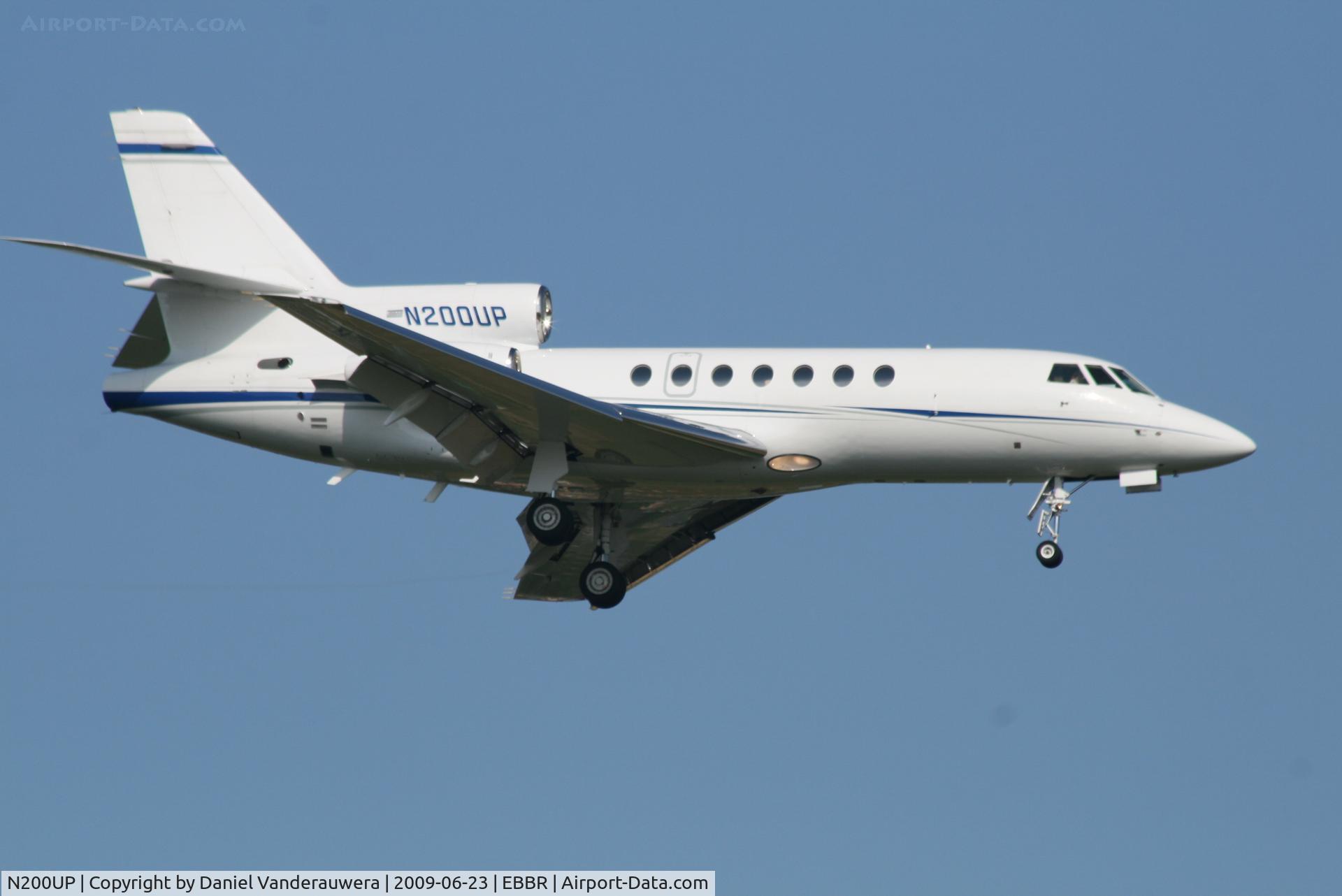 N200UP, 1981 Dassault Falcon 50 C/N 55, Descending to RWY 02