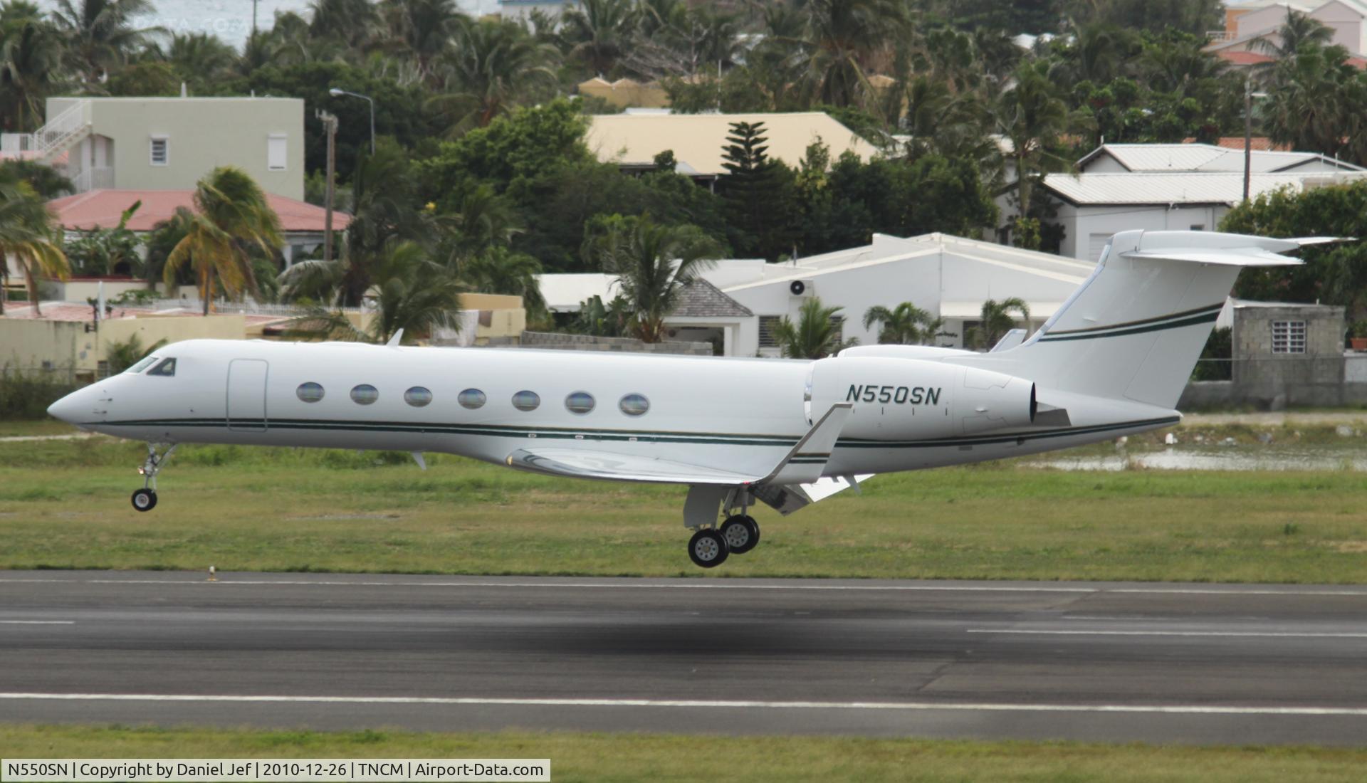N550SN, 2008 Gulfstream Aerospace GV-SP (G550) C/N 5195, N550SN landing at TNCM