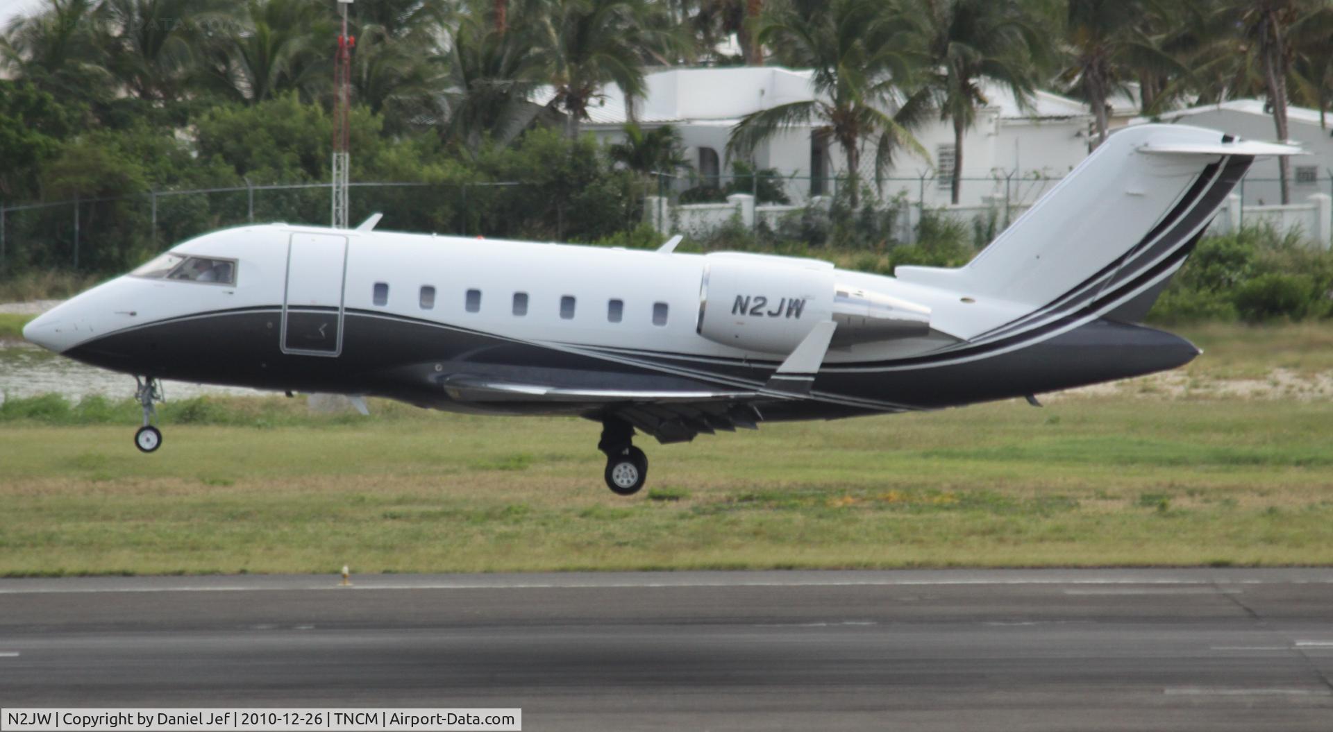 N2JW, 2002 Bombardier Challenger 604 (CL-600-2B16) C/N 5549, N2JW landing at TNCM