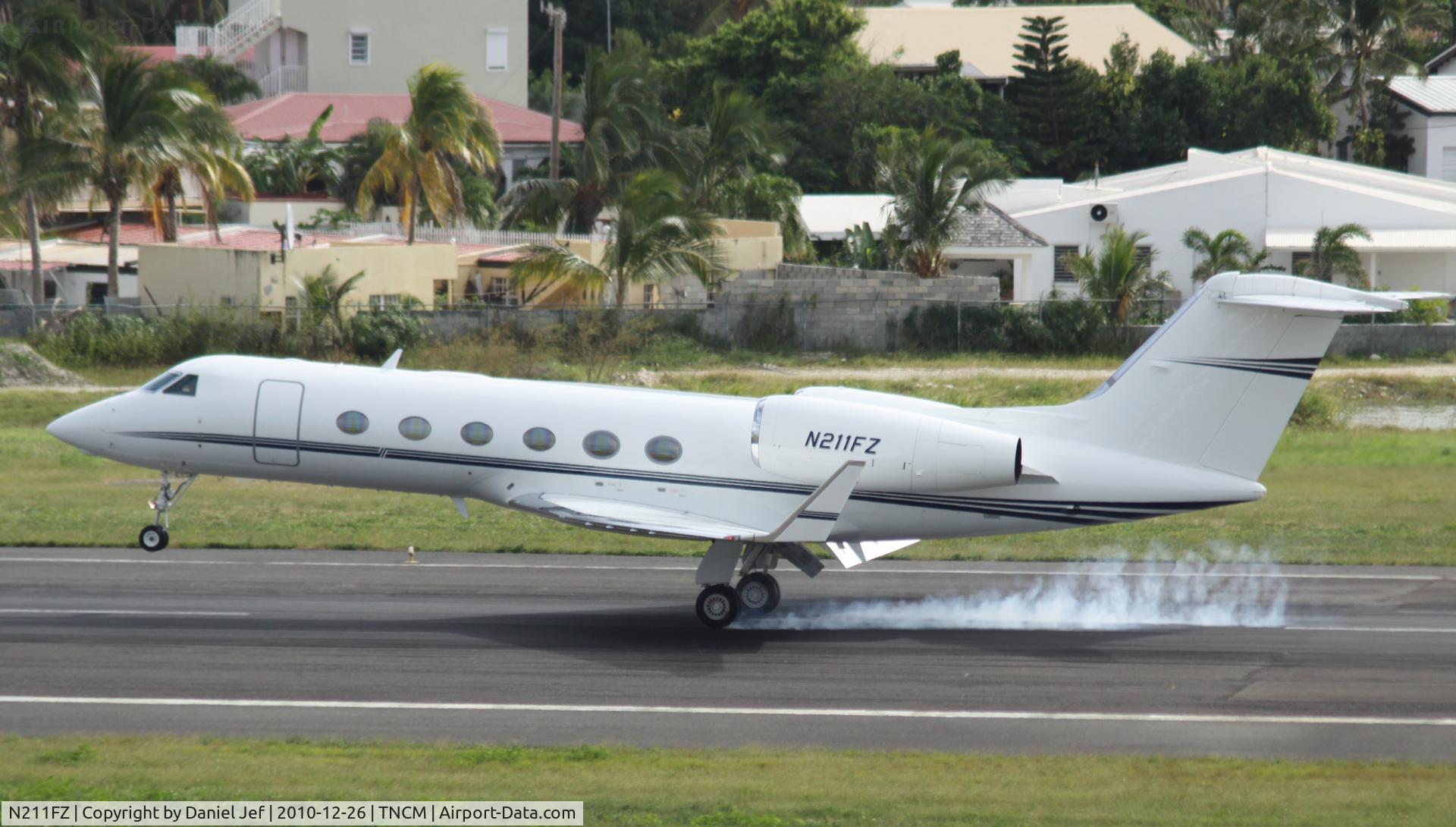 N211FZ, 2005 Gulfstream Aerospace GIV-X (G350) C/N 4013, N211FZ landing at TNCM
