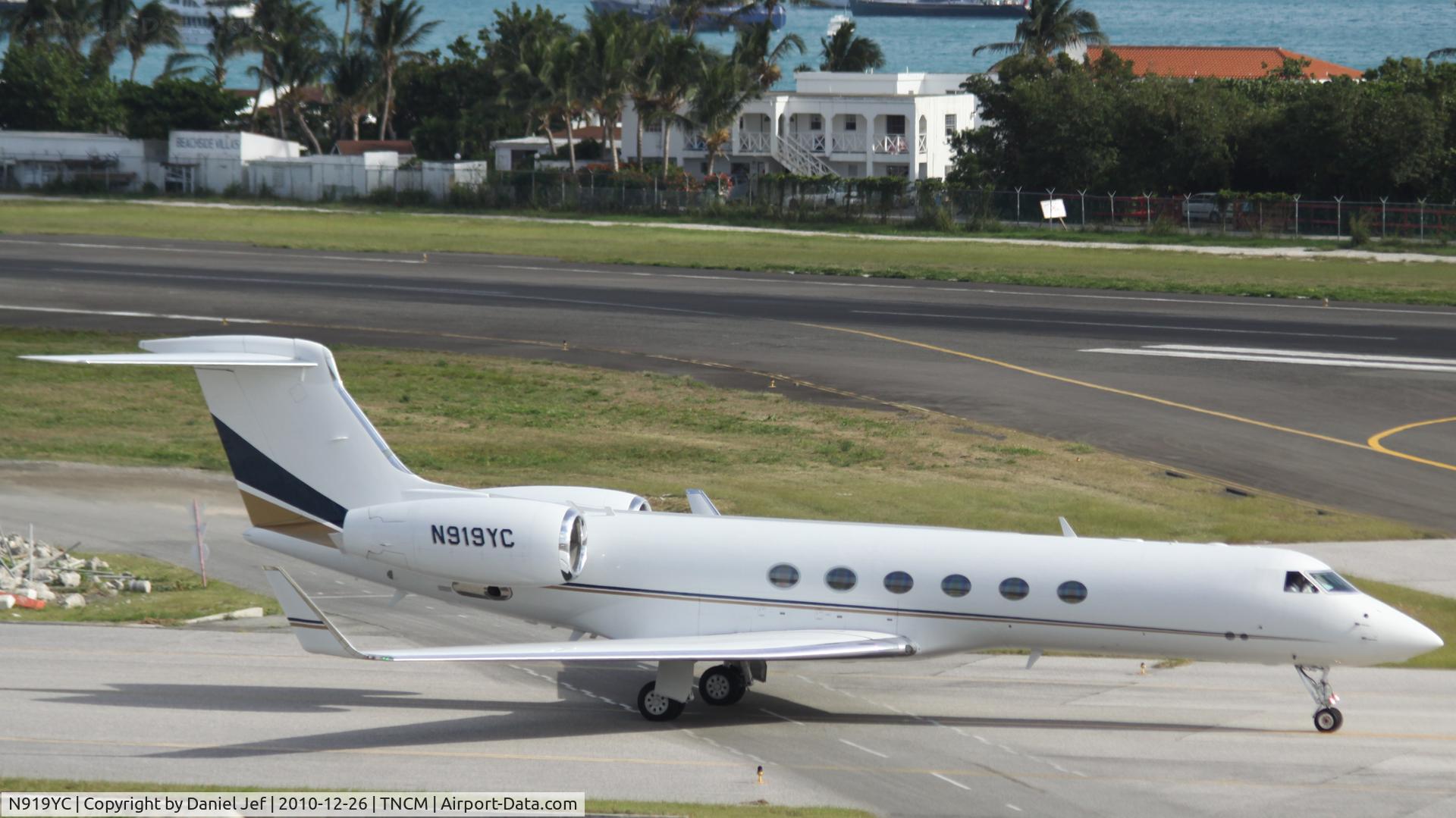 N919YC, Gulfstream Aerospace G-V C/N 682, N919YC landing at TNCM