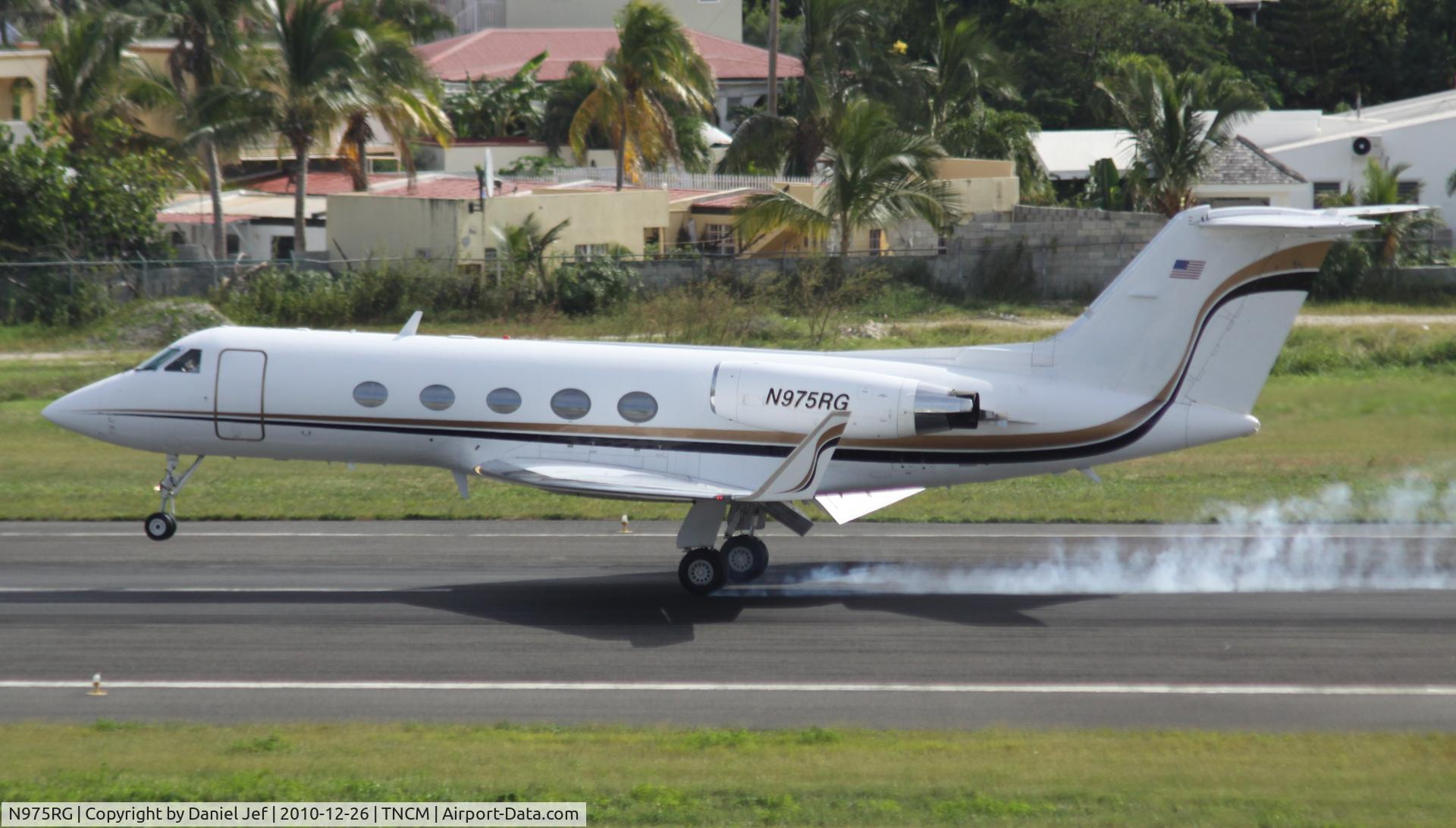 N975RG, 1986 Gulfstream Aerospace G-1159A Gulfstream III C/N 471, N975RG landing at TNCM
