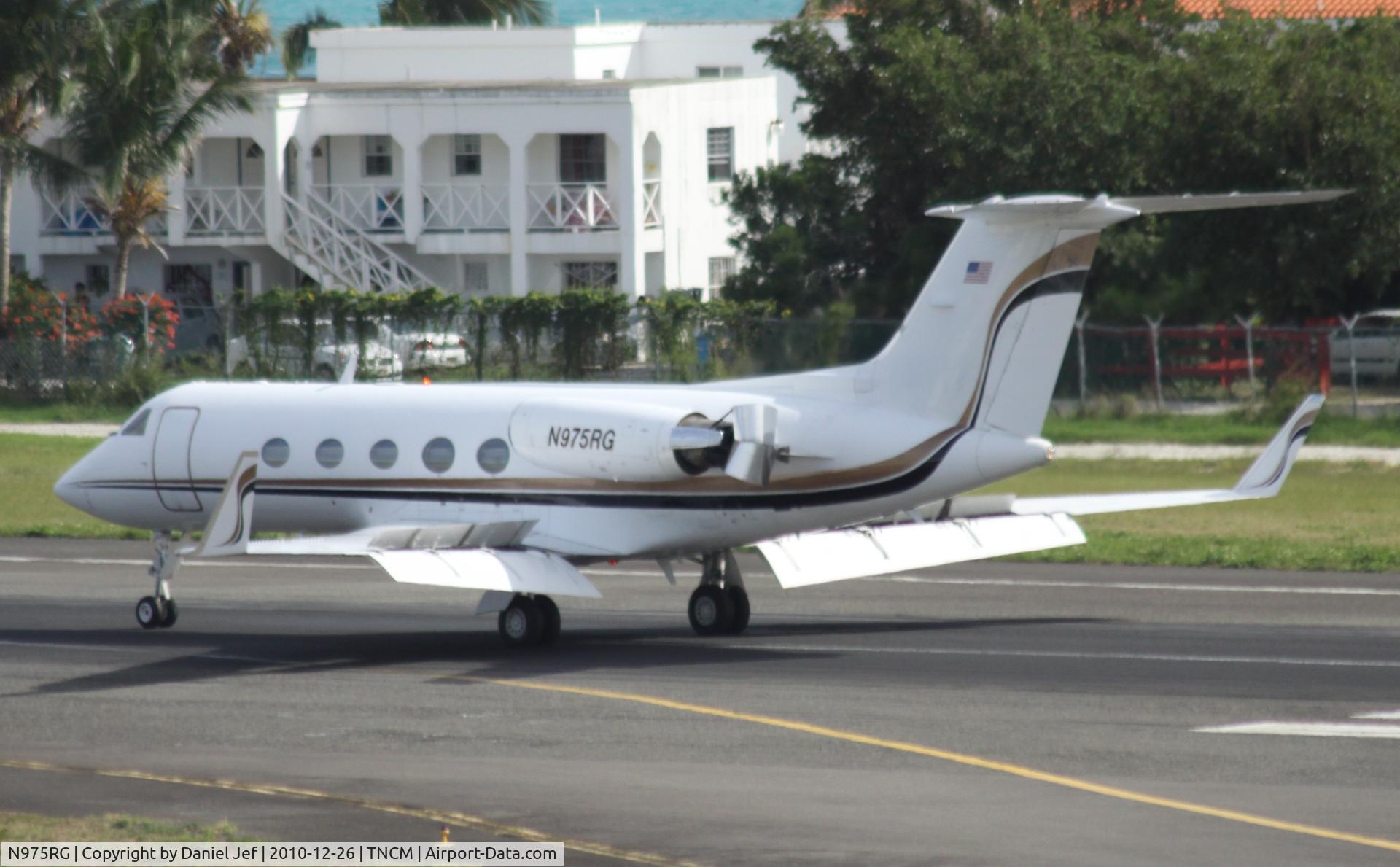 N975RG, 1986 Gulfstream Aerospace G-1159A Gulfstream III C/N 471, N975RG landing at TNCM