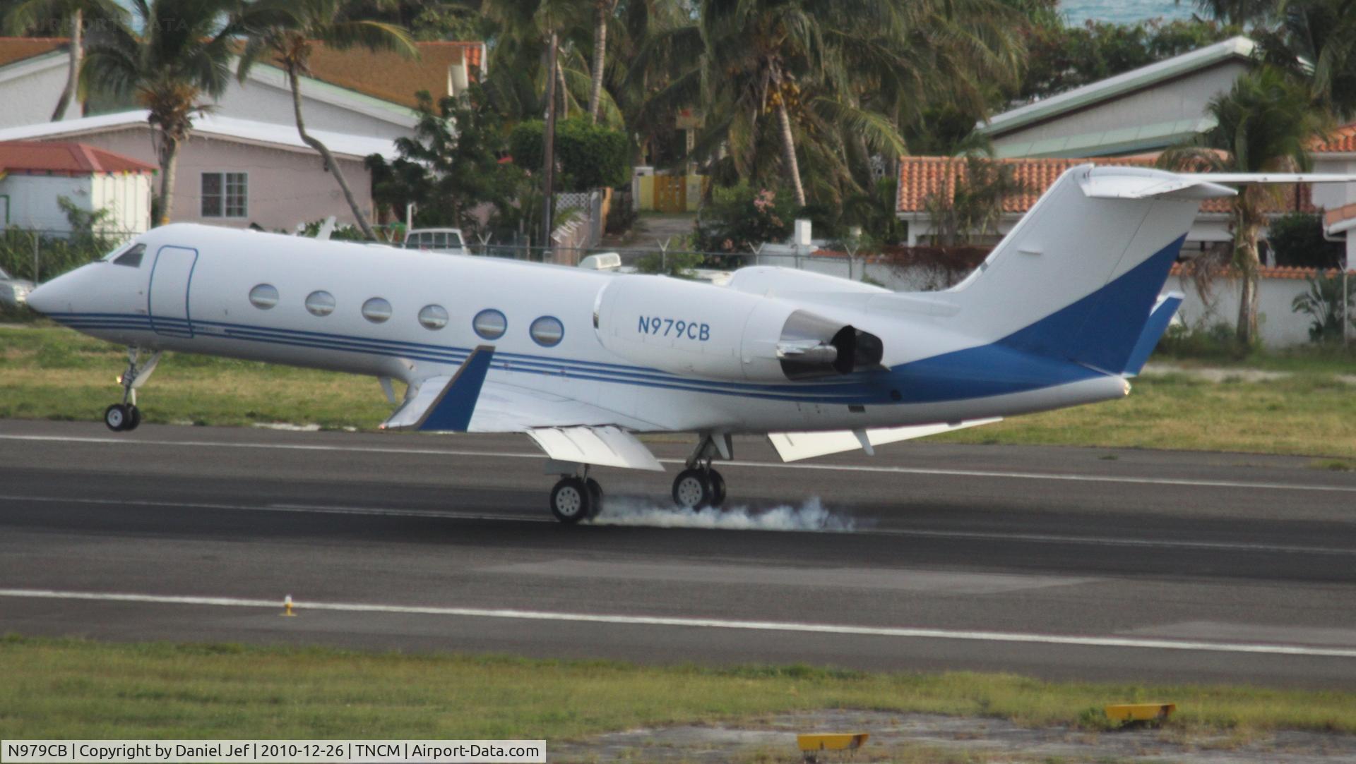 N979CB, 1993 Gulfstream Aerospace G-IV C/N 1217, N979CB landing a TNCM
