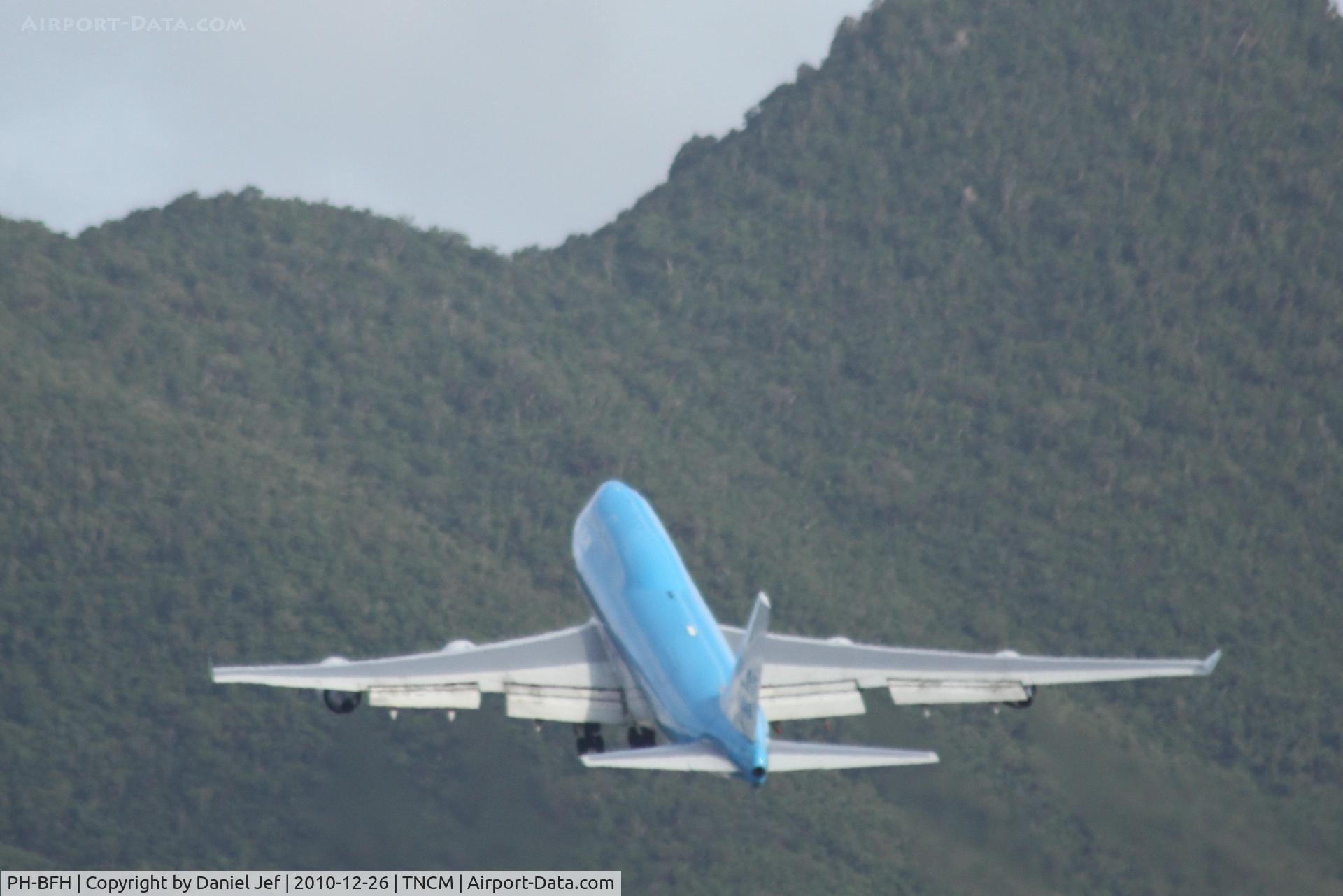 PH-BFH, 1990 Boeing 747-406BC C/N 24518, KLM PH-BFH departing TNCM