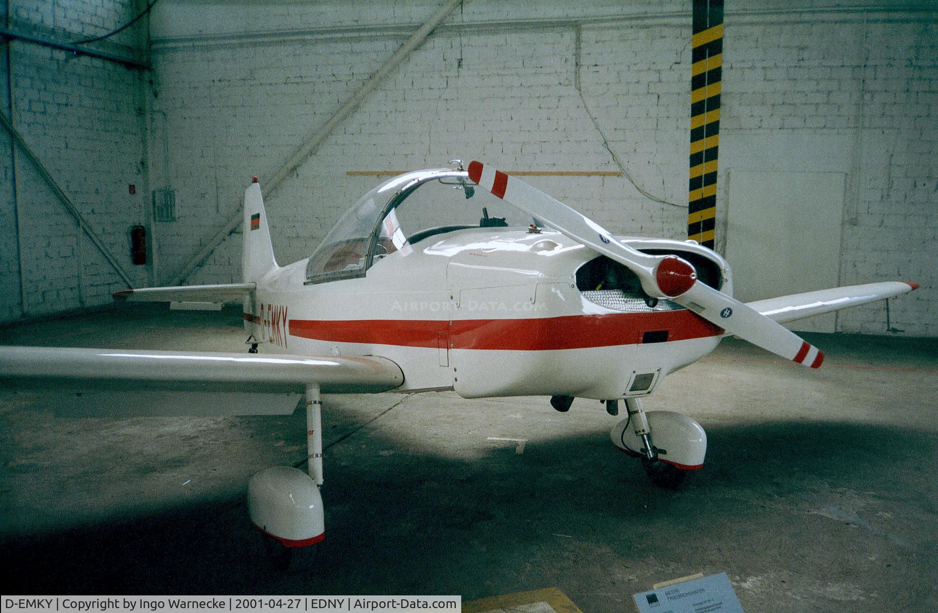 D-EMKY, Binder CP-301S Smaragd C/N 104, Binder CP-301S Smaragd at AERO 2001, Friedrichshafen