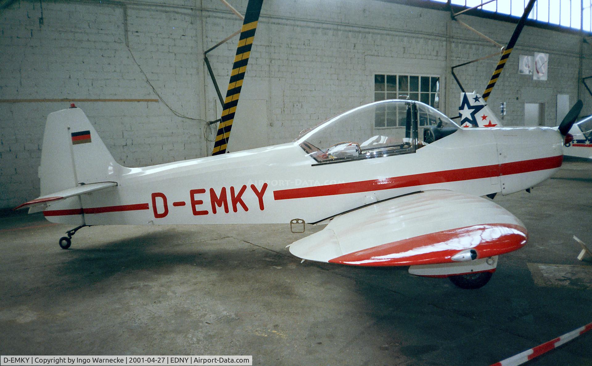 D-EMKY, Binder CP-301S Smaragd C/N 104, Binder CP-301S Smaragd at AERO 2001, Friedrichshafen