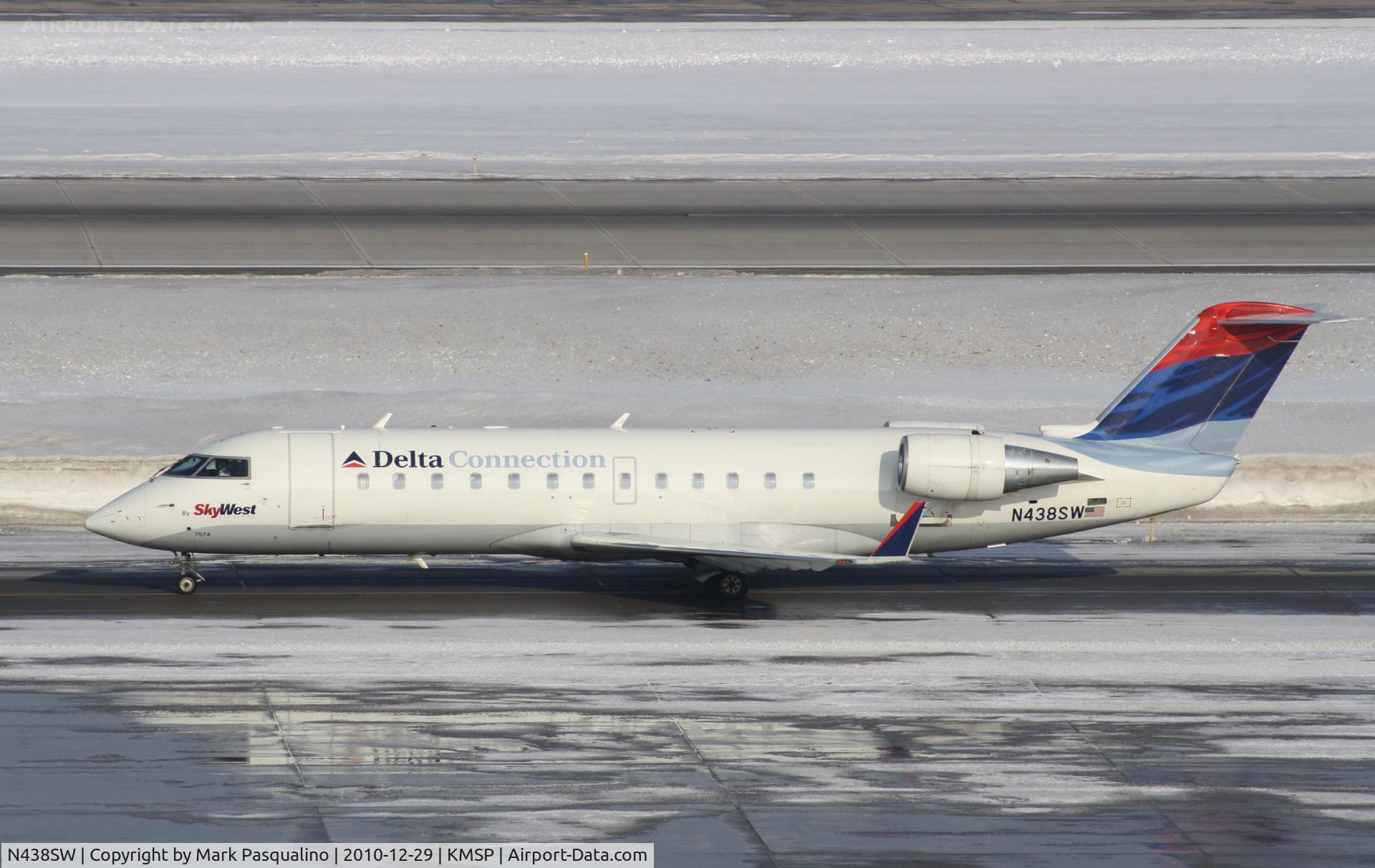 N438SW, 2001 Bombardier CRJ-200LR (CL-600-2B19) C/N 7574, CL-600-2B19