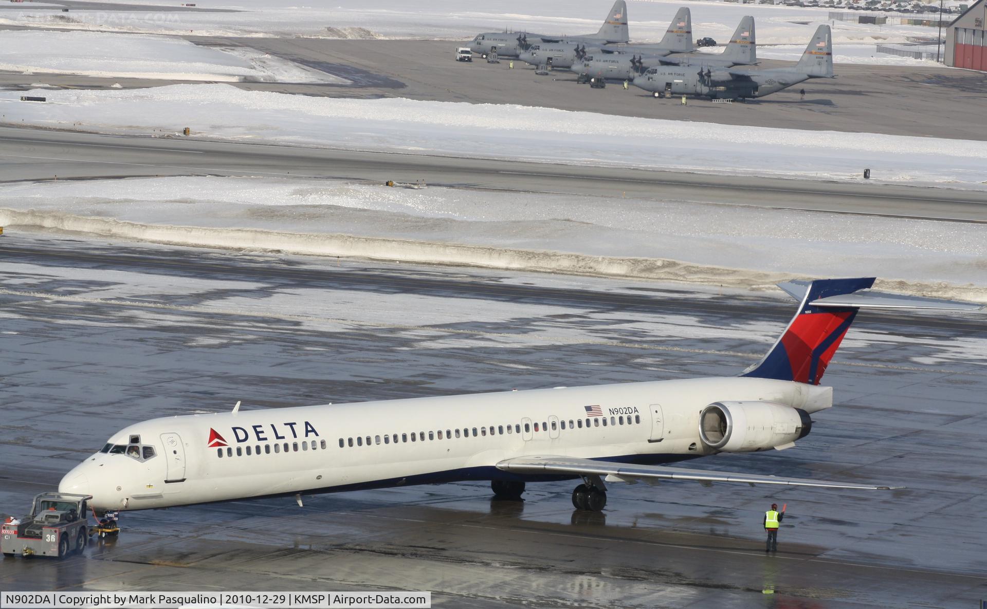 N902DA, 1994 McDonnell Douglas MD-90-30 C/N 53382, MD-90