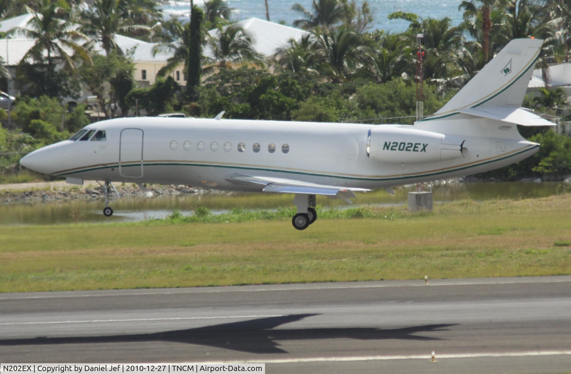 N202EX, 2003 Dassault FALCON 2000EX C/N 02, N202EX landing at TNCM