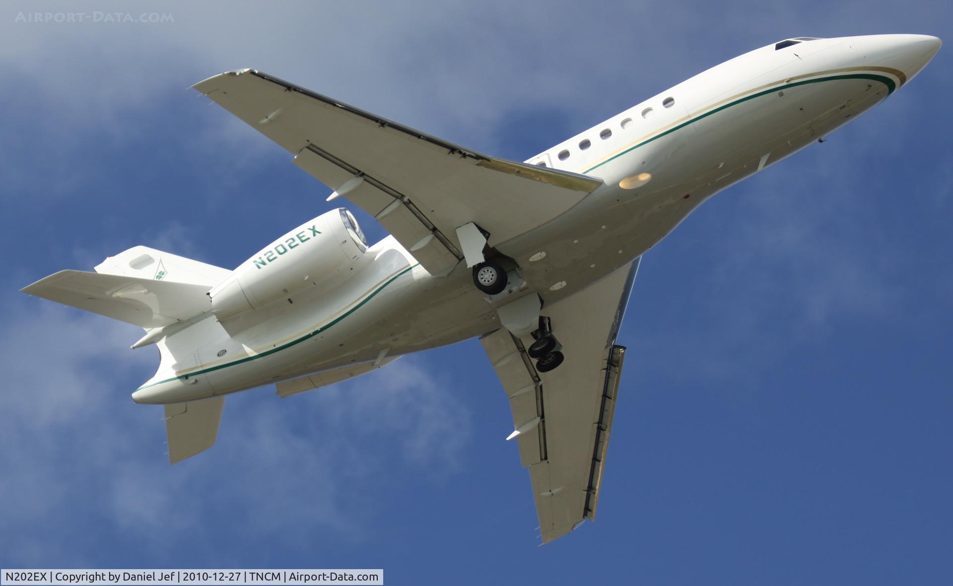 N202EX, 2003 Dassault FALCON 2000EX C/N 02, N202EX departing TNCM