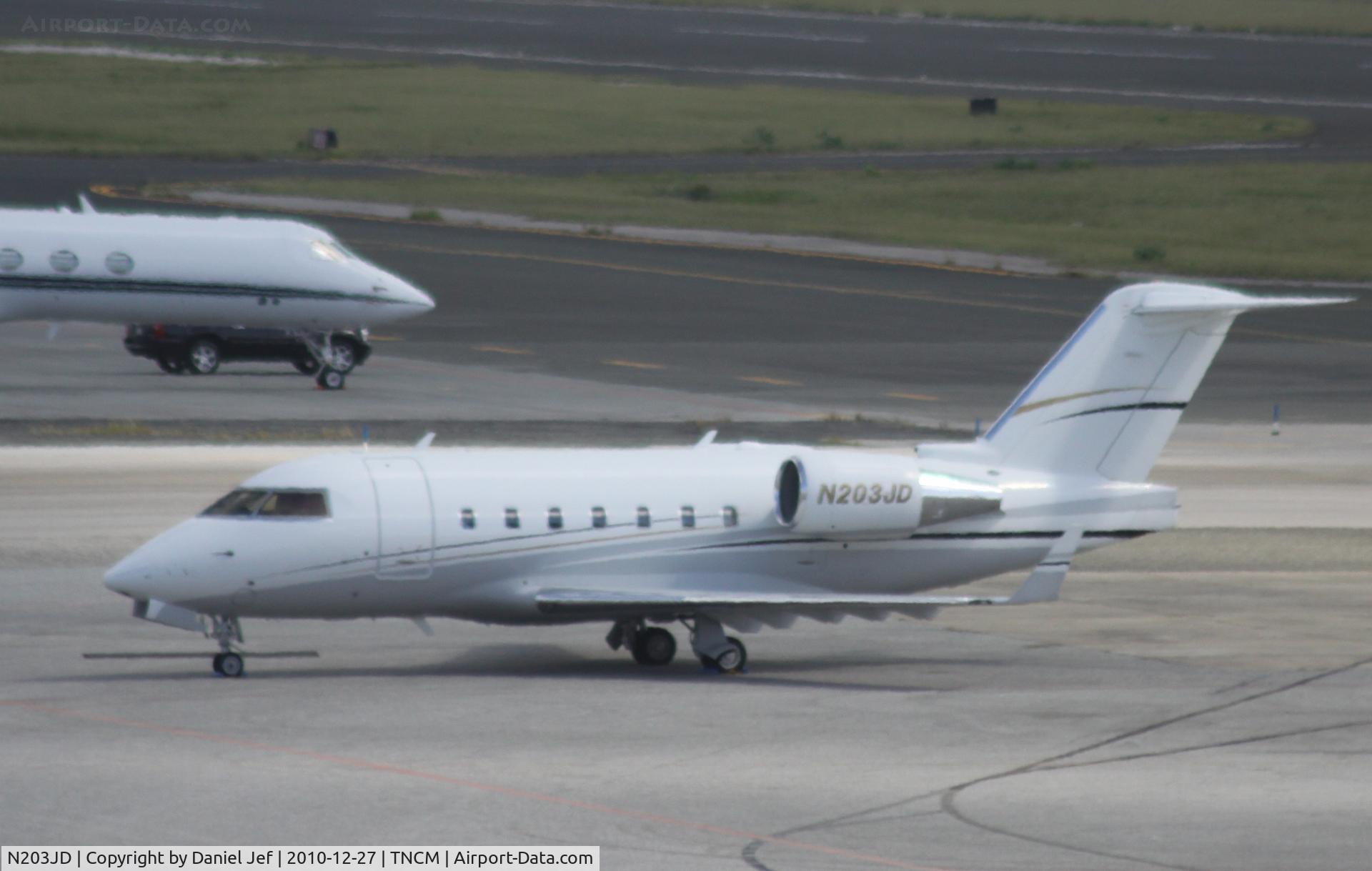 N203JD, 1991 Canadair Challenger 601-3A (CL-600-2B16) C/N 5099, N203JD park on the main ramp at TNCM