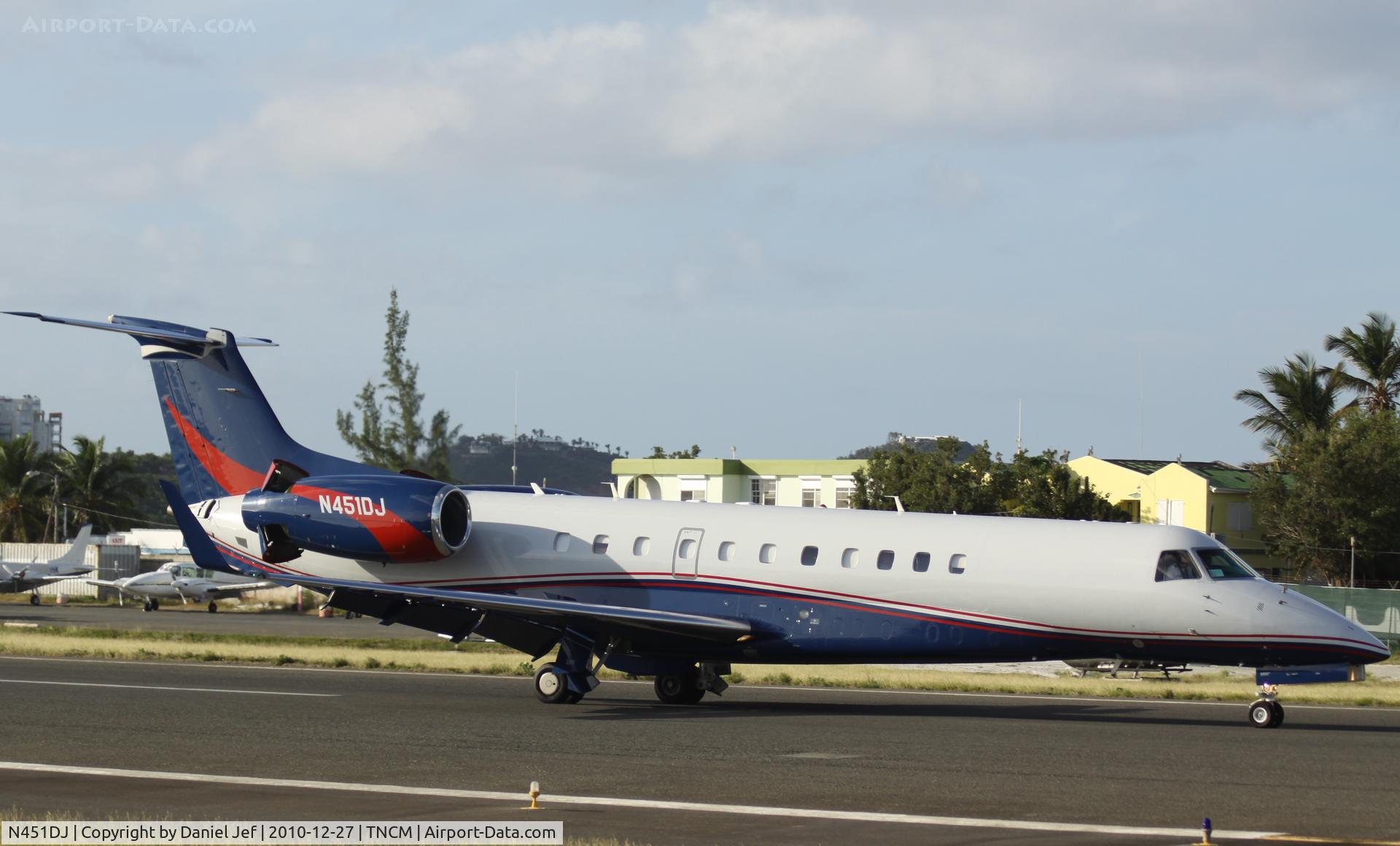 N451DJ, 2004 Embraer EMB-135BJ Legacy C/N 145789, N451DJ just landed at TNCM