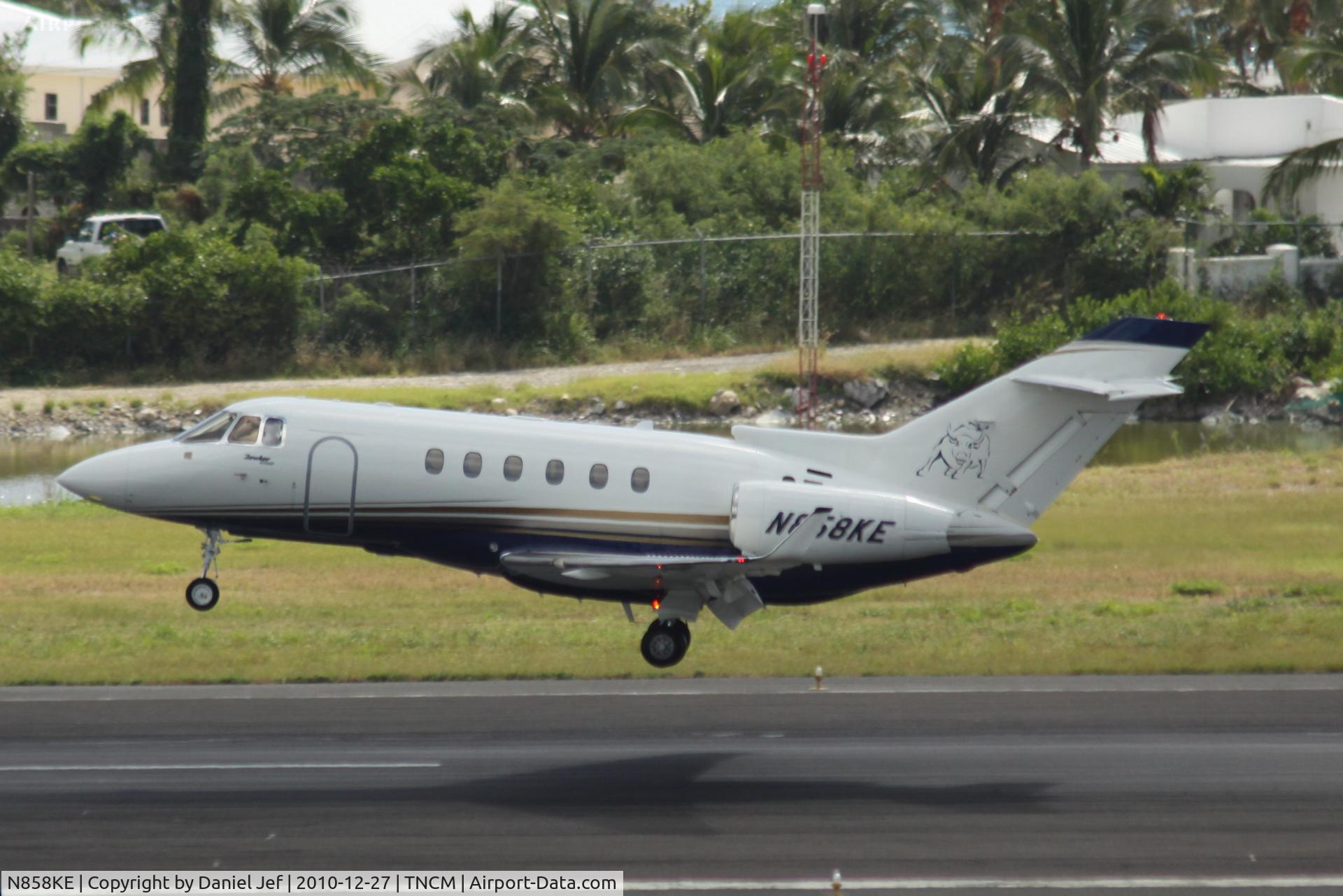 N858KE, 2006 Raytheon Hawker 850XP C/N 258796, N858KE landing at TNCM