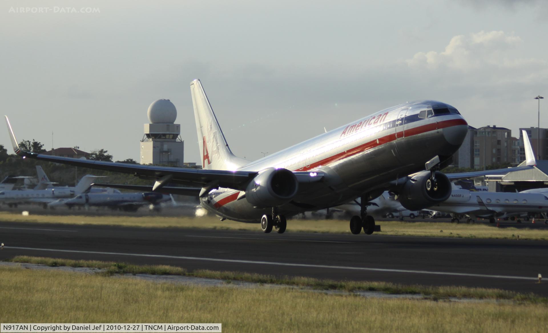 N917AN, 1999 Boeing 737-823 C/N 29518, American airlines N917AN departing TNCM