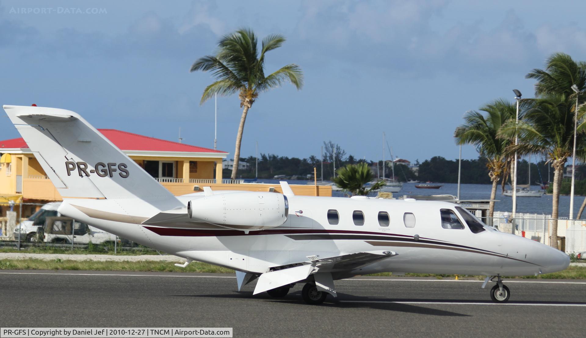 PR-GFS, 2008 Cessna 525 CitationJet CJ1+ C/N 525-0663, PR-GFS rolling out at TNCM