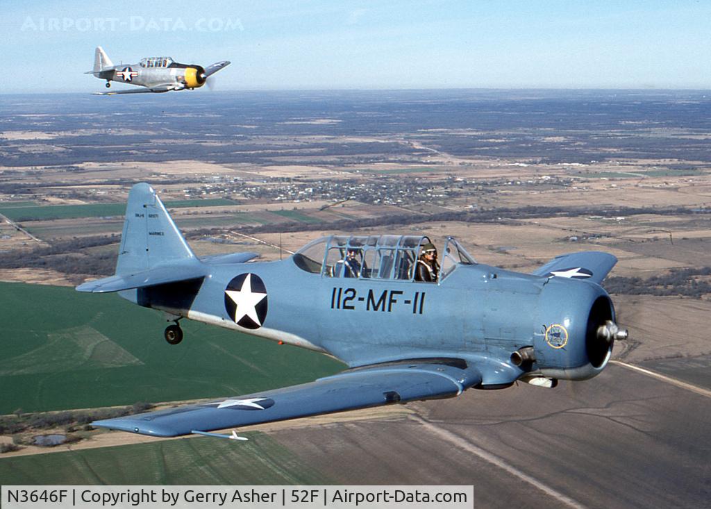 N3646F, 1947 North American AT-6F C/N 112071, Air-to-air photo session.