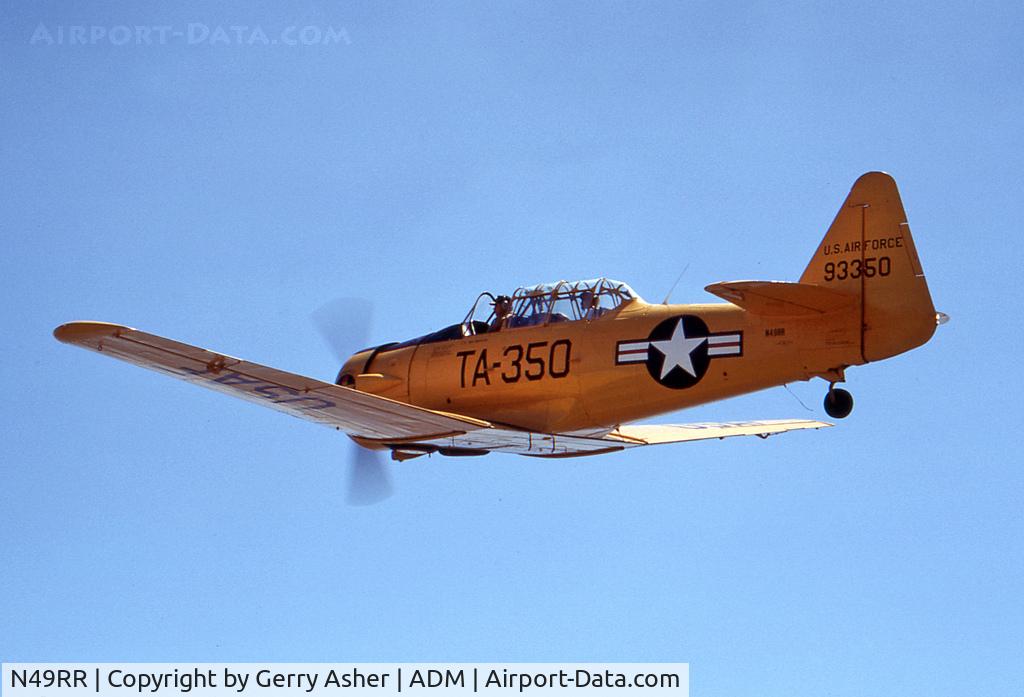N49RR, 1952 North American T-6G Texan C/N 168-464, Traron One formation training session; E.M. 'Rob' Robinson at the controls.