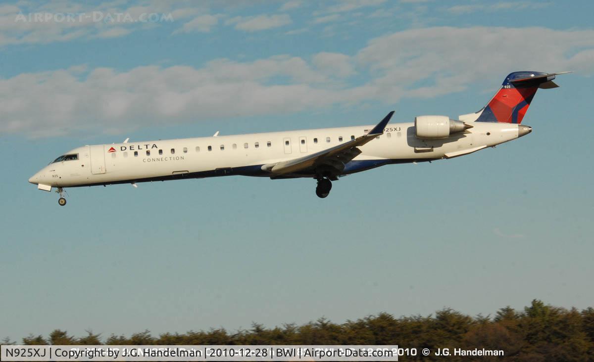 N925XJ, 2008 Canadair CRJ-900ER (CL-600-2D24) C/N 15183, on final at BWI