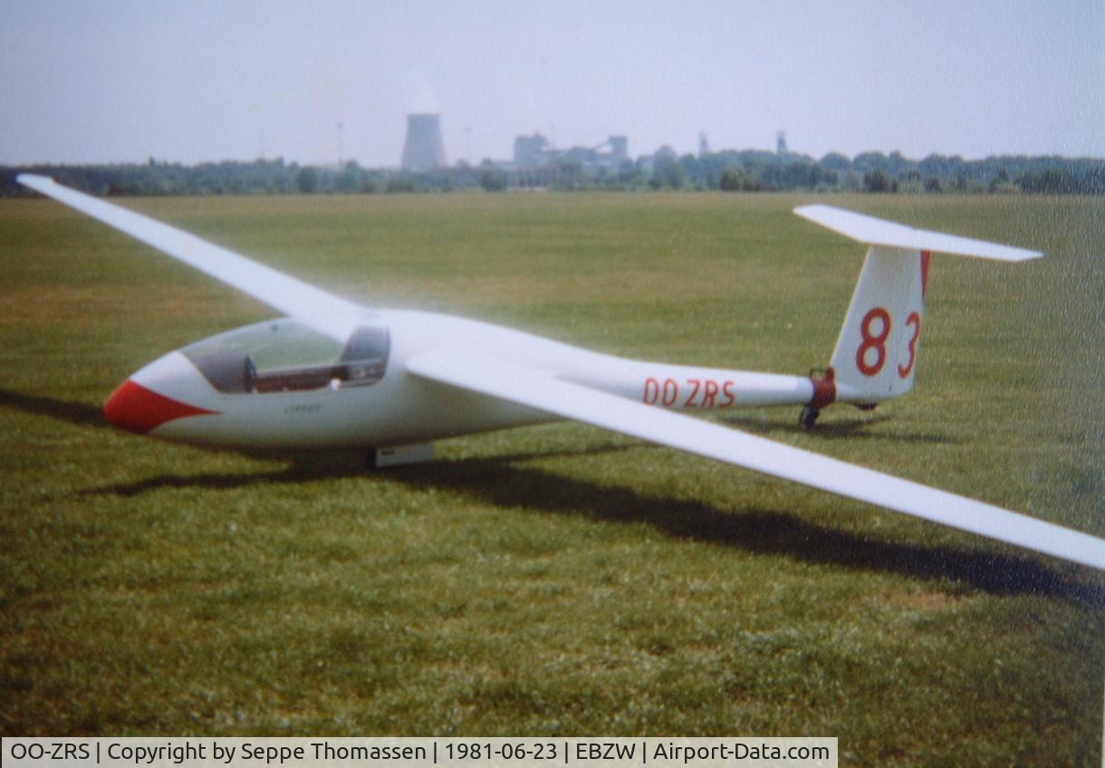 OO-ZRS, 1969 Schempp-Hirth Standard Cirrus C/N 25, Just after landing FAI task 300 Km on 23 Jun 1981
at Genk Zwartberg EBZW