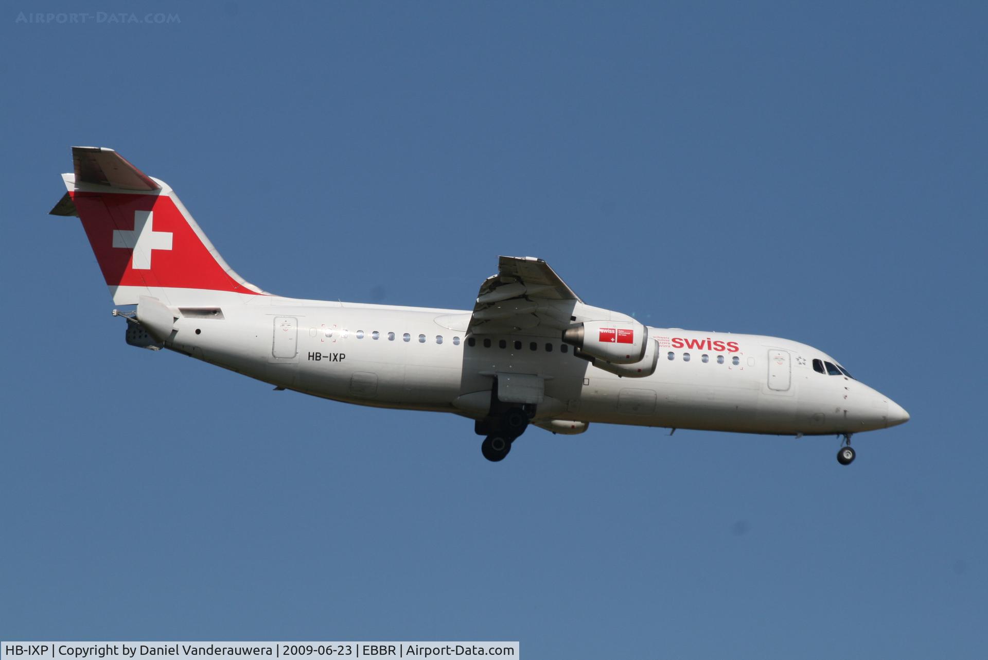 HB-IXP, 1996 British Aerospace Avro 146-RJ100 C/N E3283, Flight LX778 is descending to RWY 02