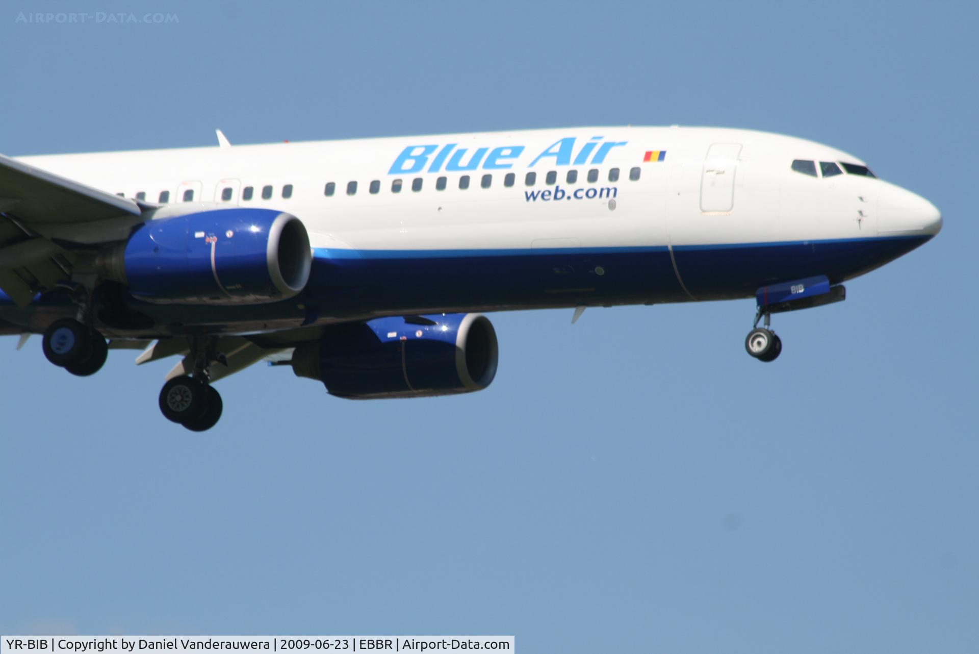 YR-BIB, 2000 Boeing 737-8AS C/N 29926, Arrival of flight JOR123 to RWY 02