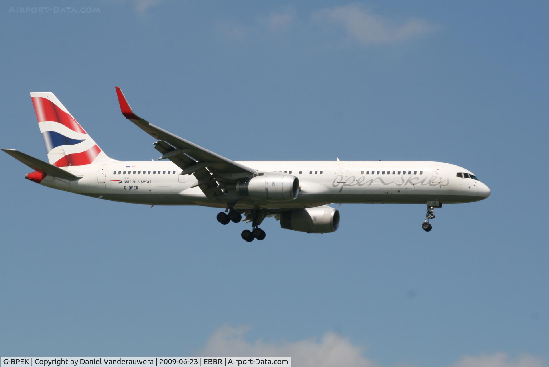 G-BPEK, 1995 Boeing 757-236 C/N 25808, Arrival to RWY 02