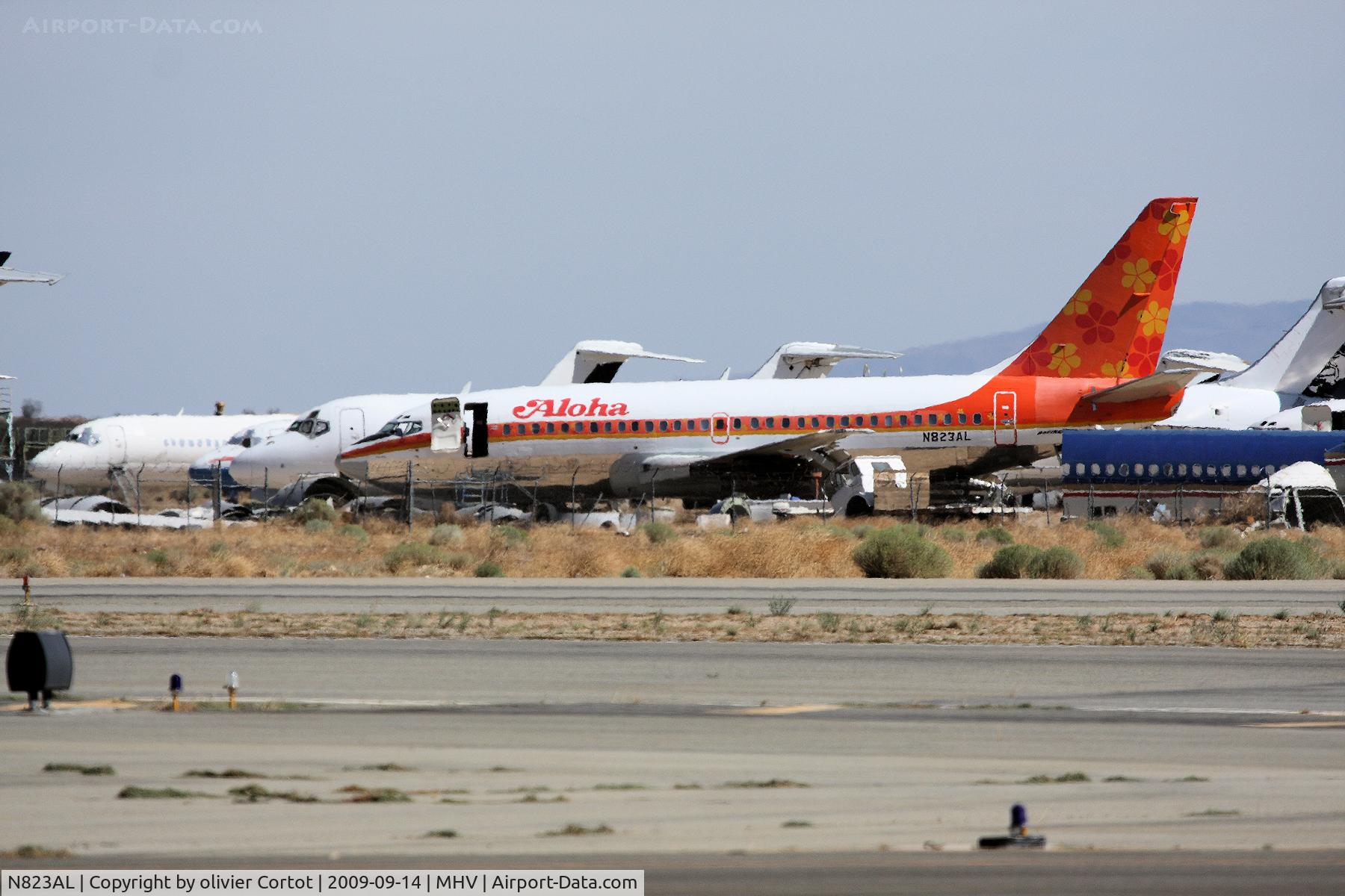 N823AL, 1985 Boeing 737-230 C/N 23154, Now in storage at Mojave airport