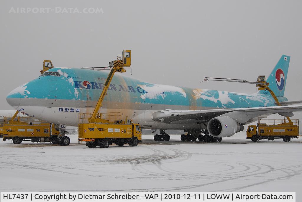 HL7437, 2003 Boeing 747-4B5F/SCD C/N 32808, Korean Air Boeing 747-400